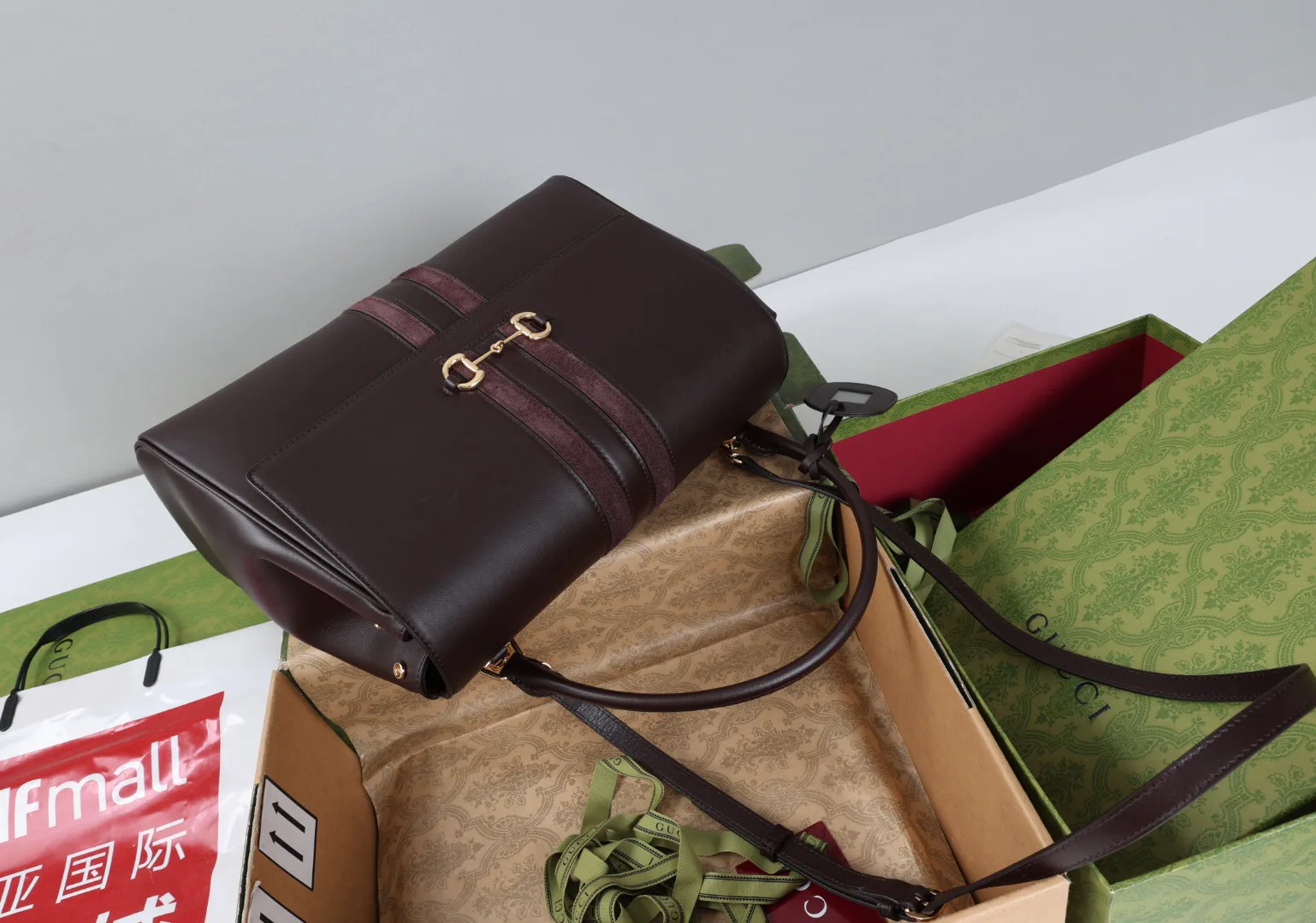 Классические Сумки Женские Gucci 18223258