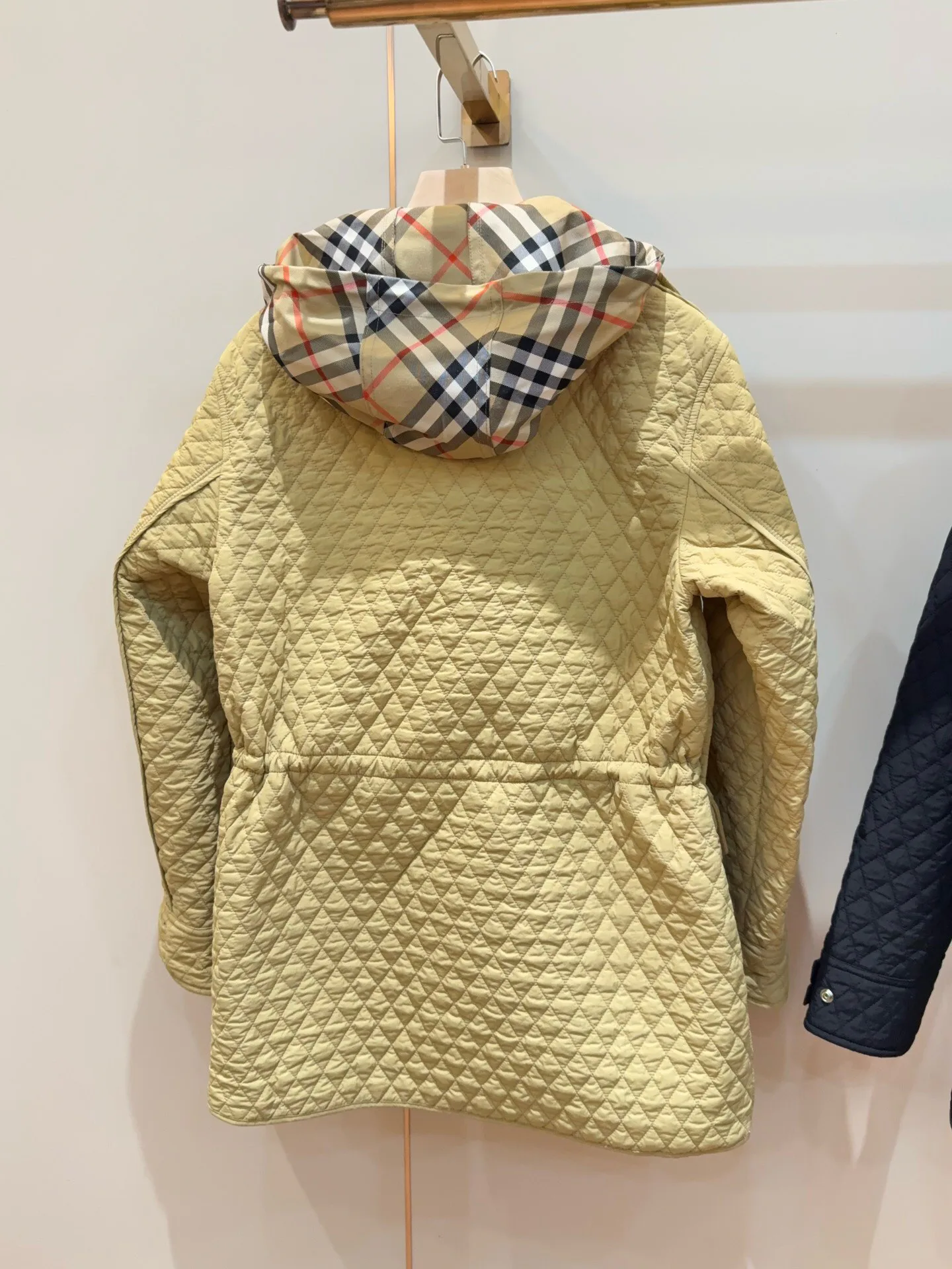 Куртки И Пуховики Женские Burberry 18206340