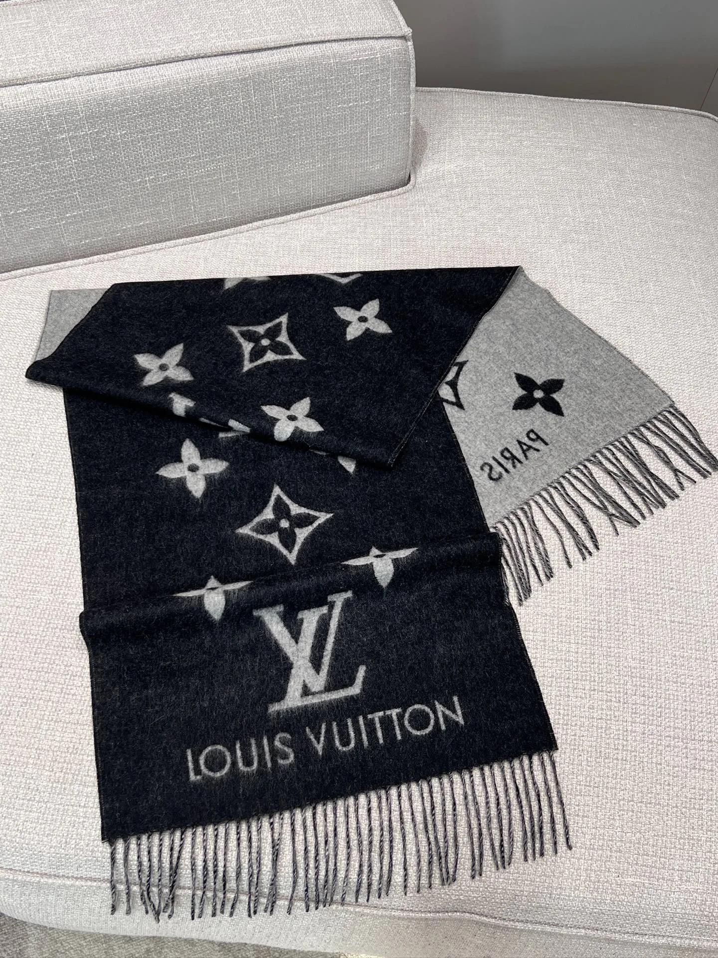 Шарфы Louis Vuitton 18210427