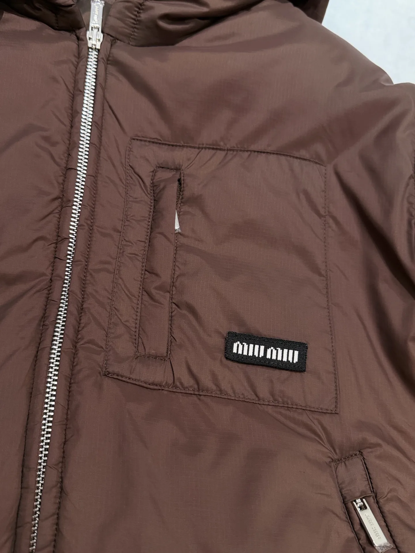 Куртки И Пуховики Женские Miu Miu 18689401
