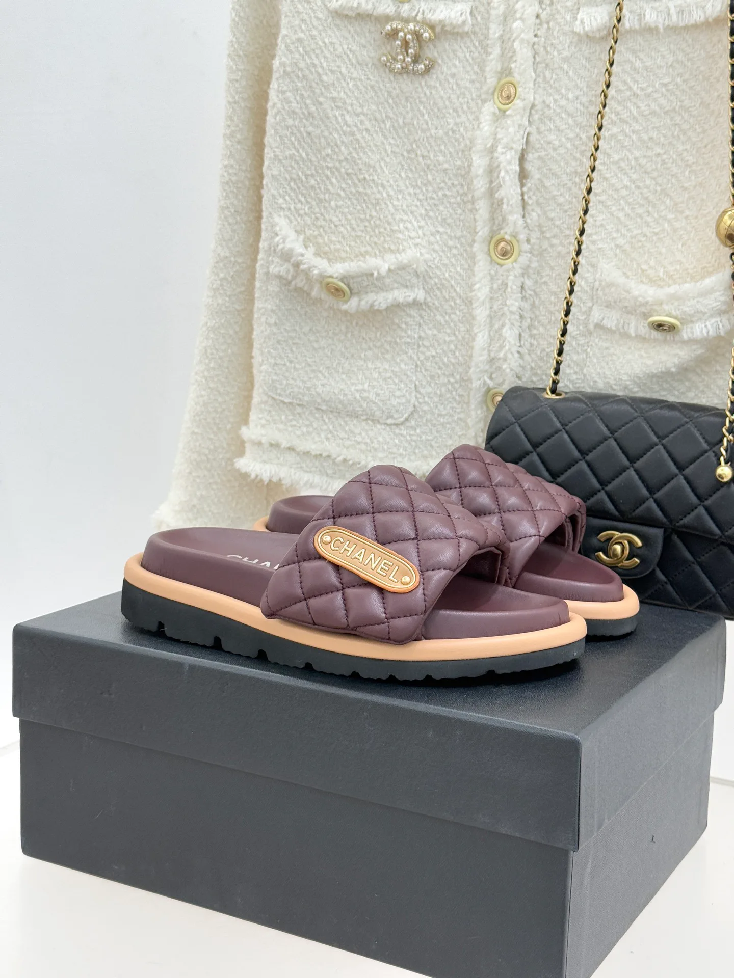 Шлепанцы Женские Chanel 11167412