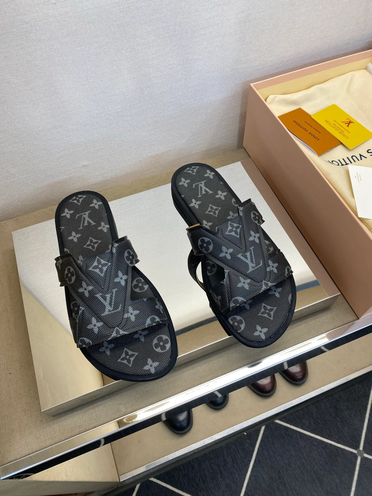Шлепанцы Мужские Louis Vuitton 13080180