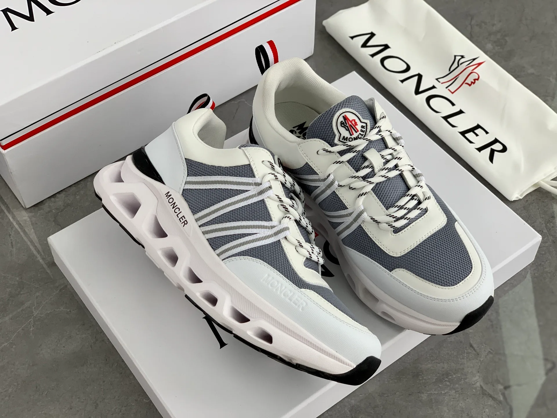 Кроссовки Женские Moncler 228624