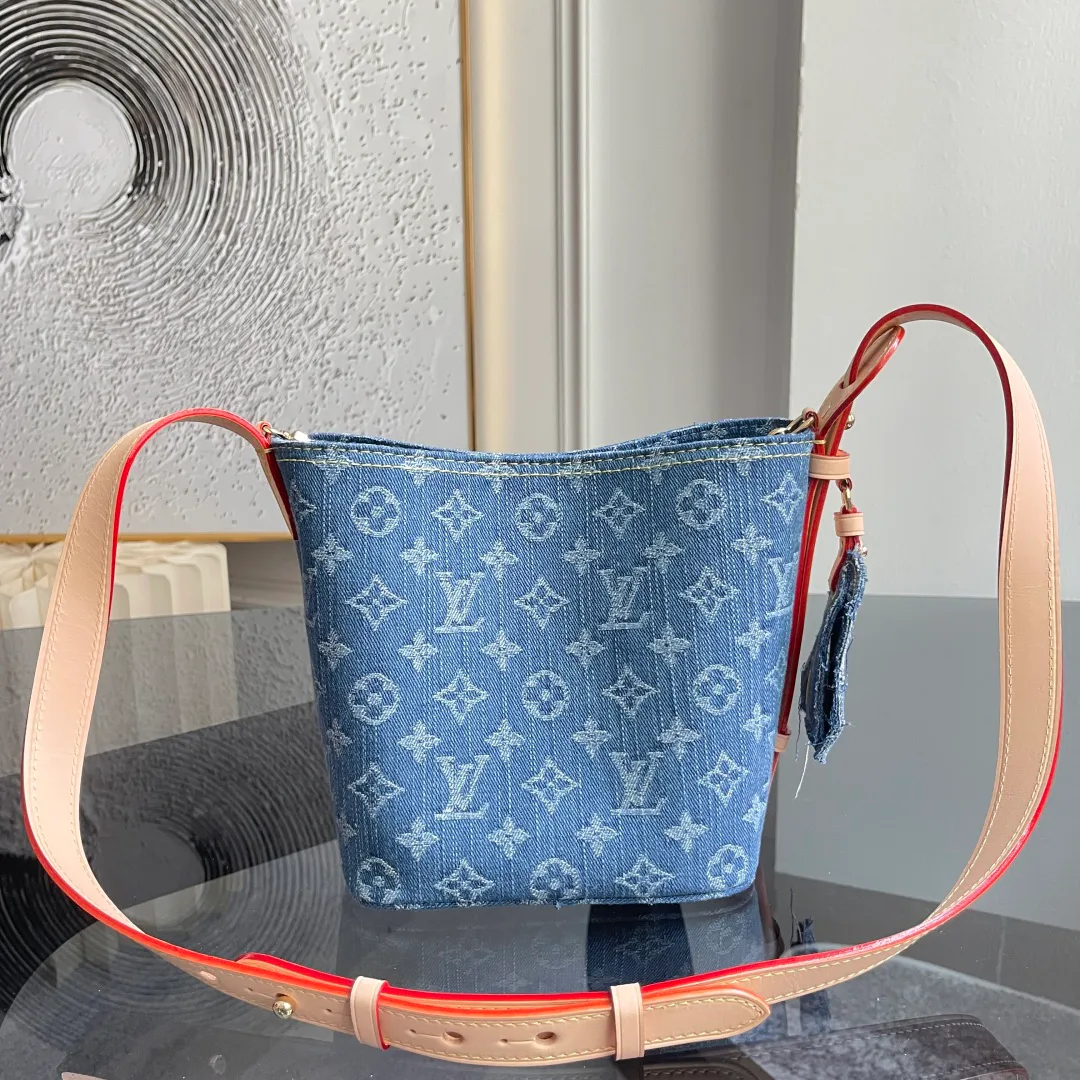 Классические Сумки Женские Louis Vuitton 11886364