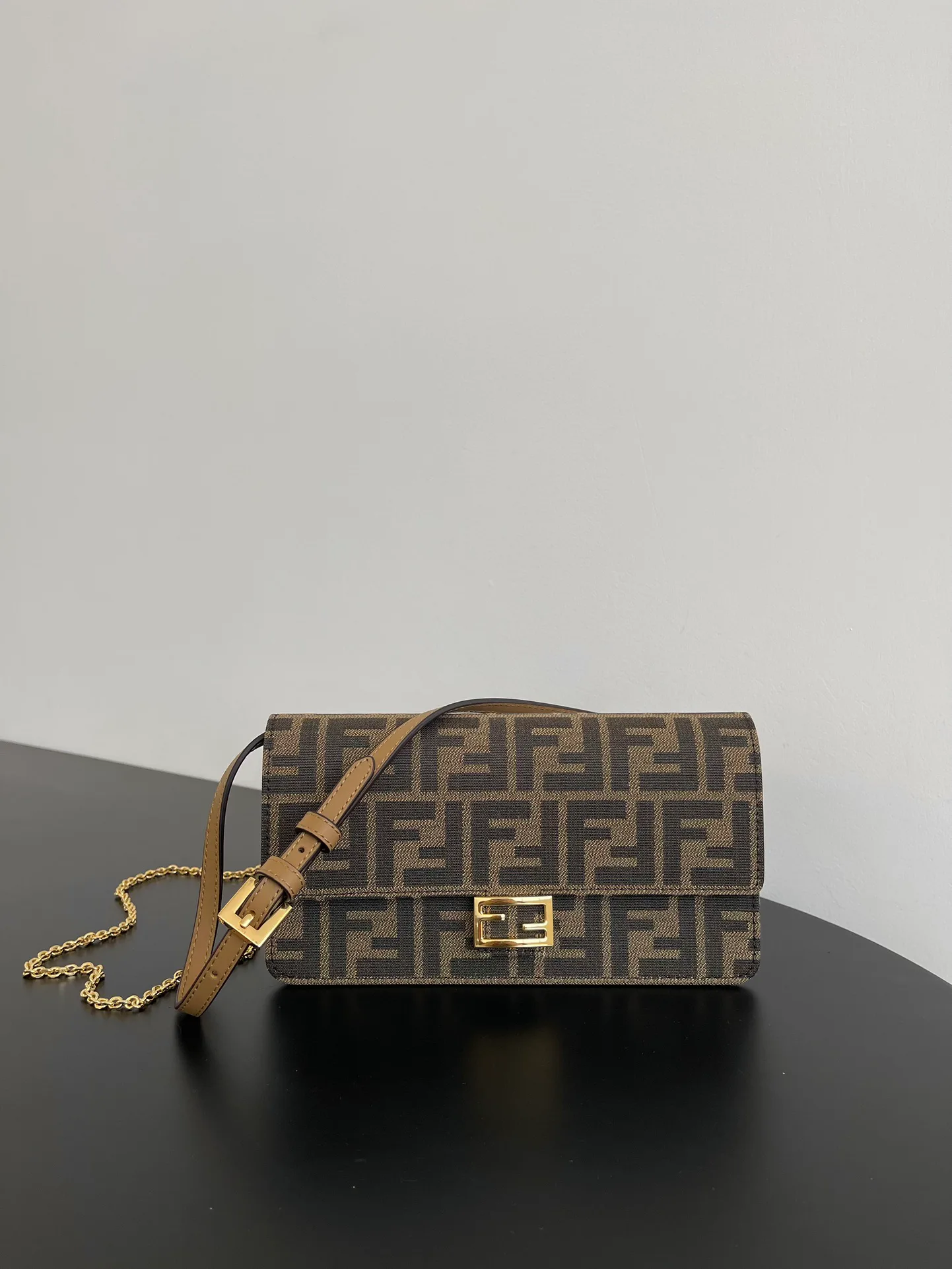 Сумки На Ремне Женские Fendi 13546257