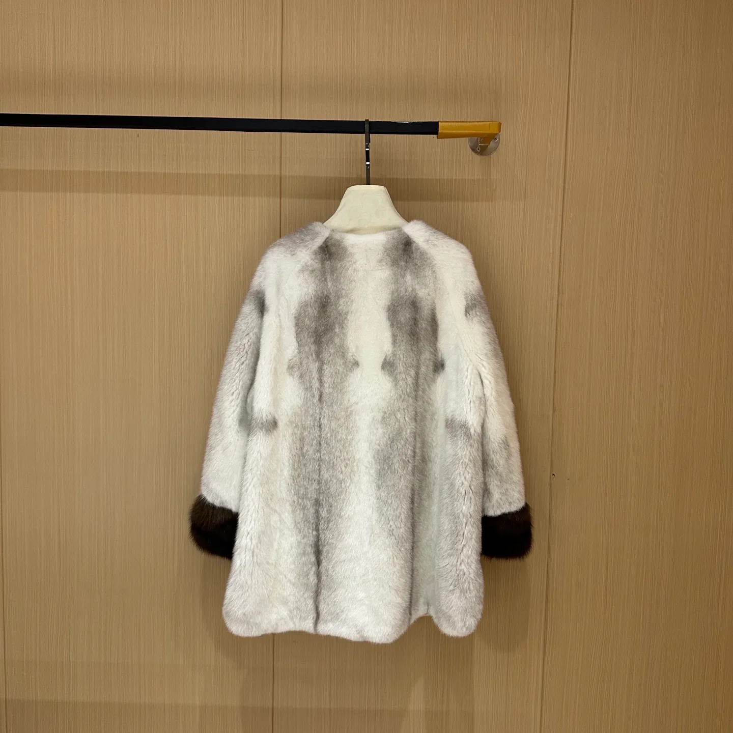 Шубы Женские Fendi 990672