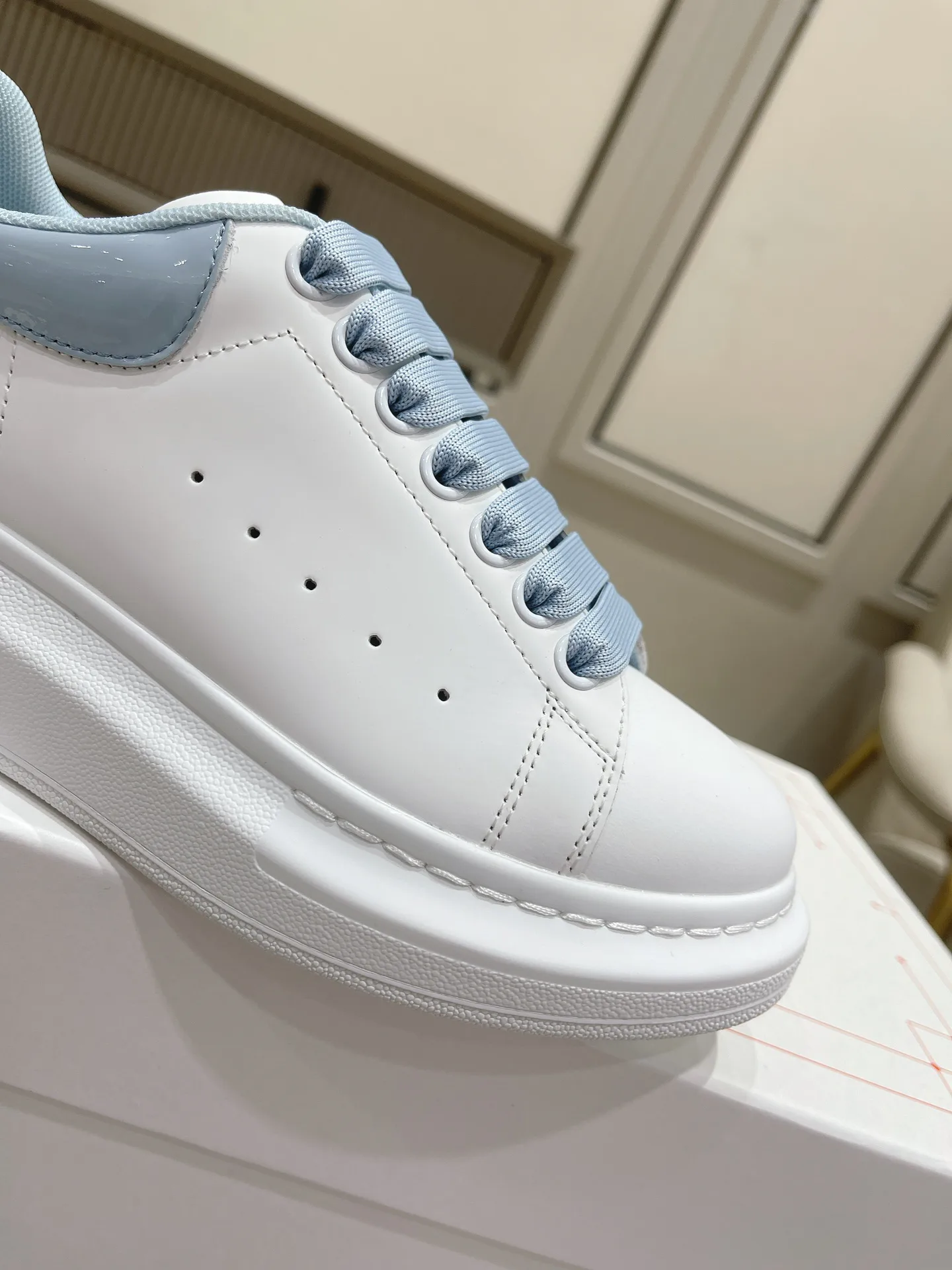 Кроссовки Женские Alexander Mcqueen 13287233