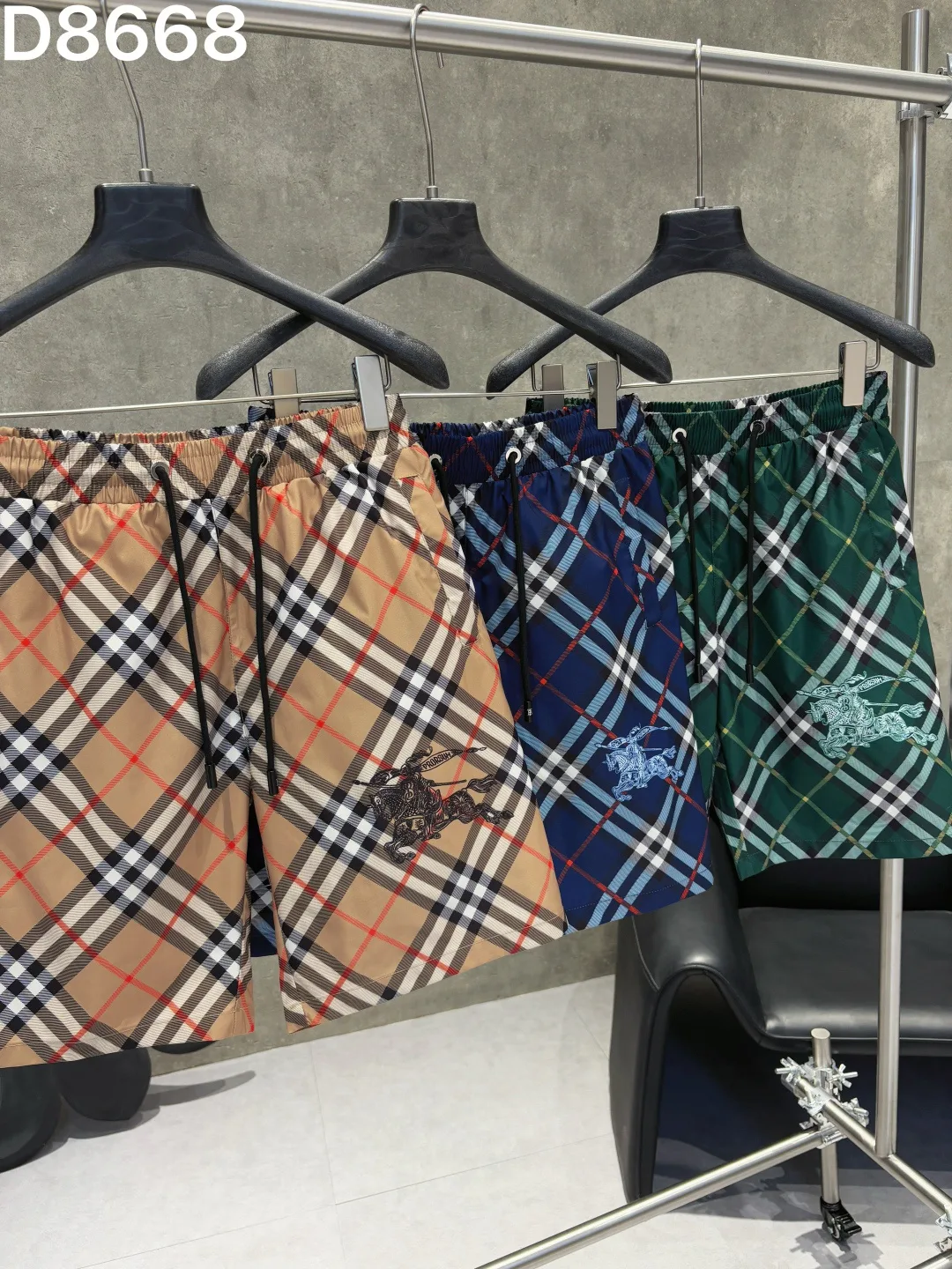 Шорты Мужские Burberry 18000509