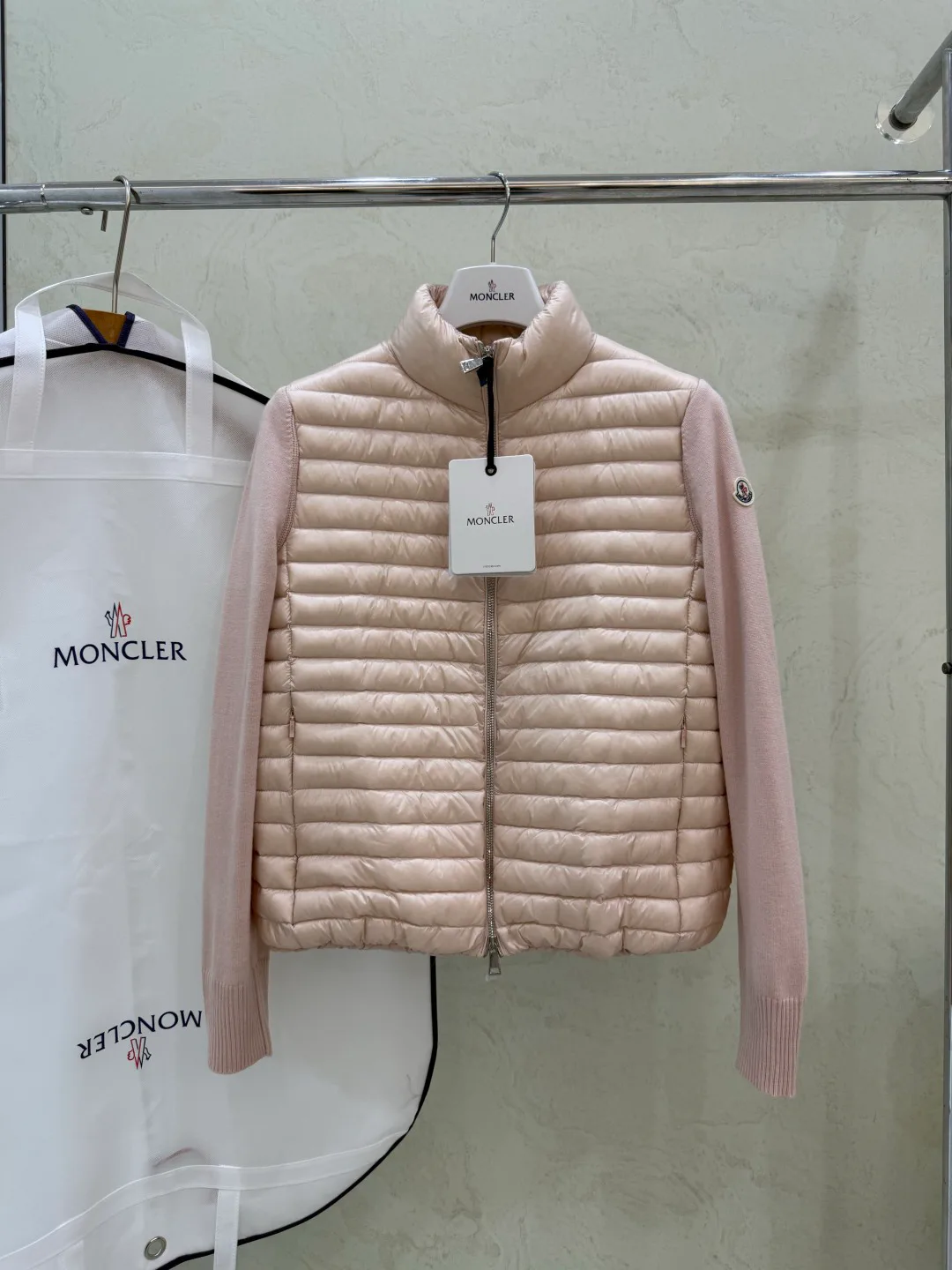 Куртки И Пуховики Женские Moncler 17918889