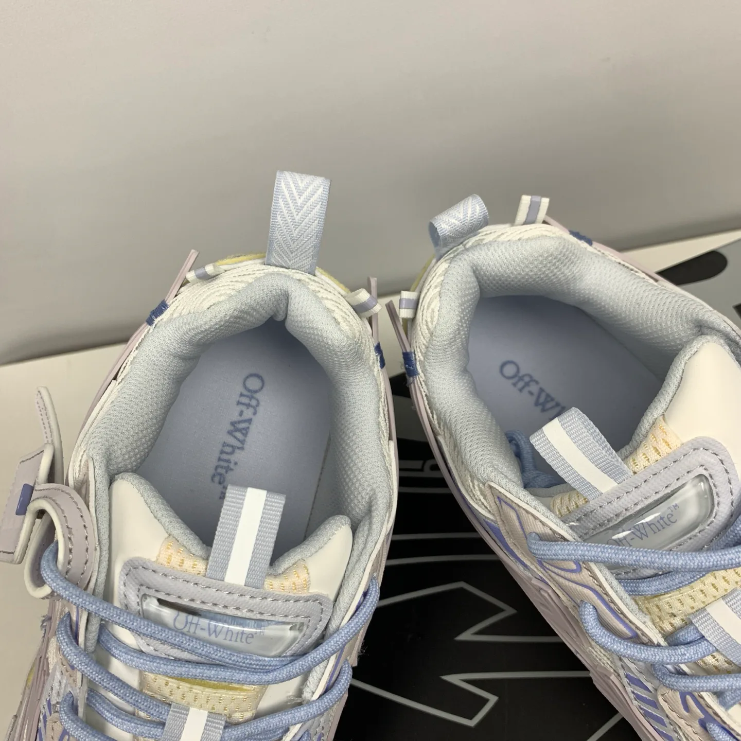 Кроссовки Женские Off-White 1106620