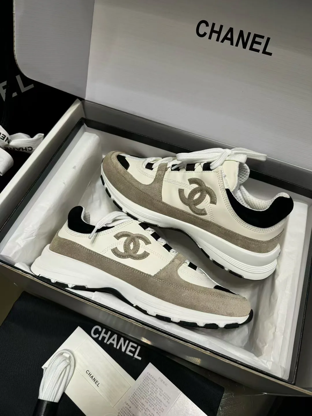 Кроссовки Женские Chanel 11879168