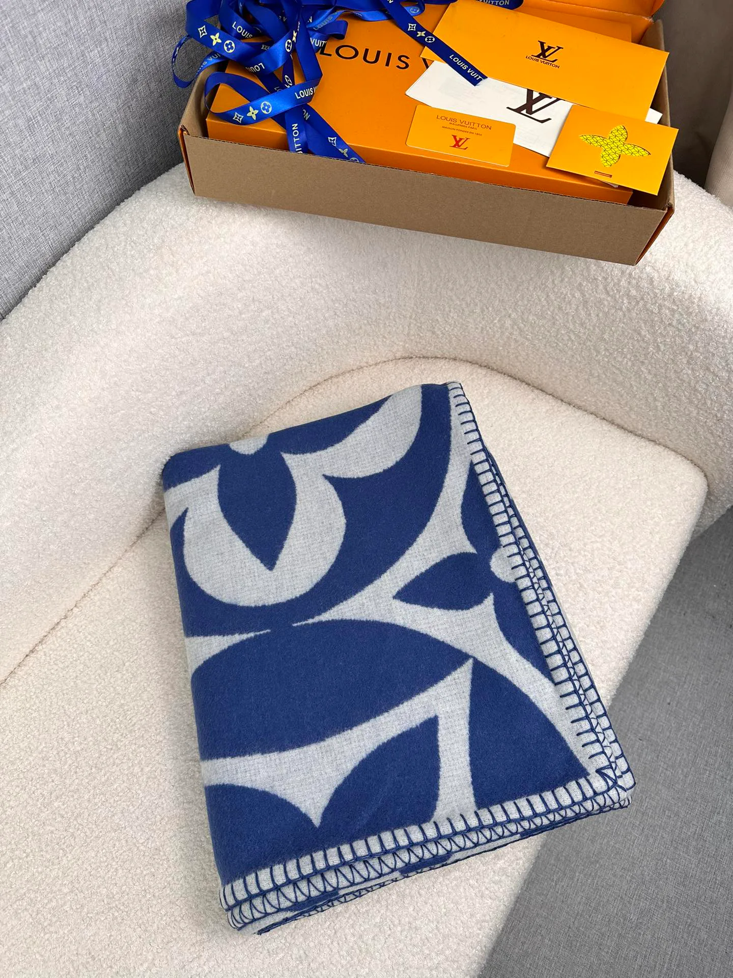 Текстиль Louis Vuitton 18002658
