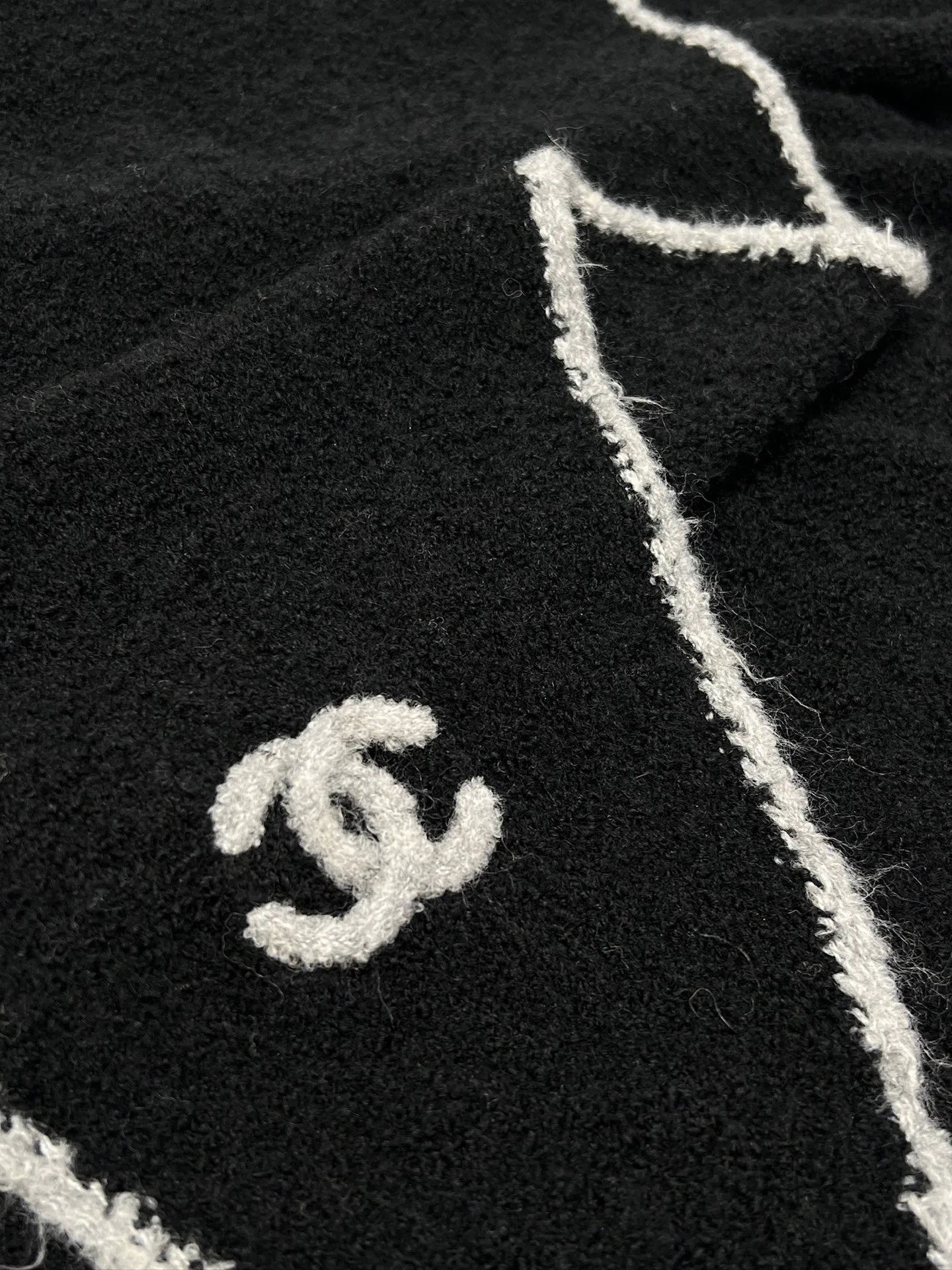 Шарфы Chanel 11613572