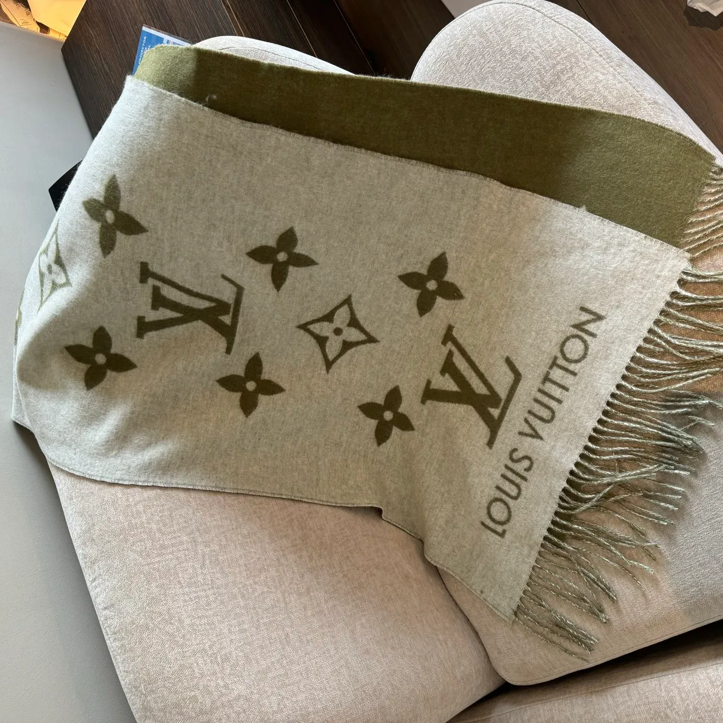 Шарфы Louis Vuitton 895139