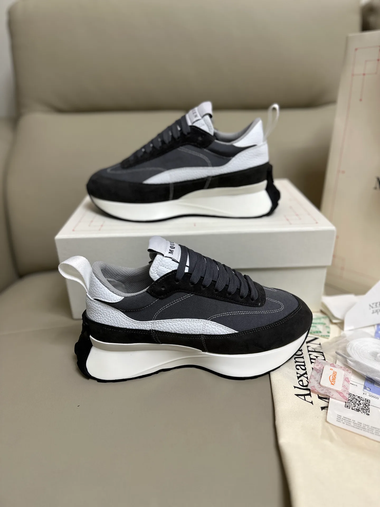 Кроссовки Женские Alexander Mcqueen 18616745