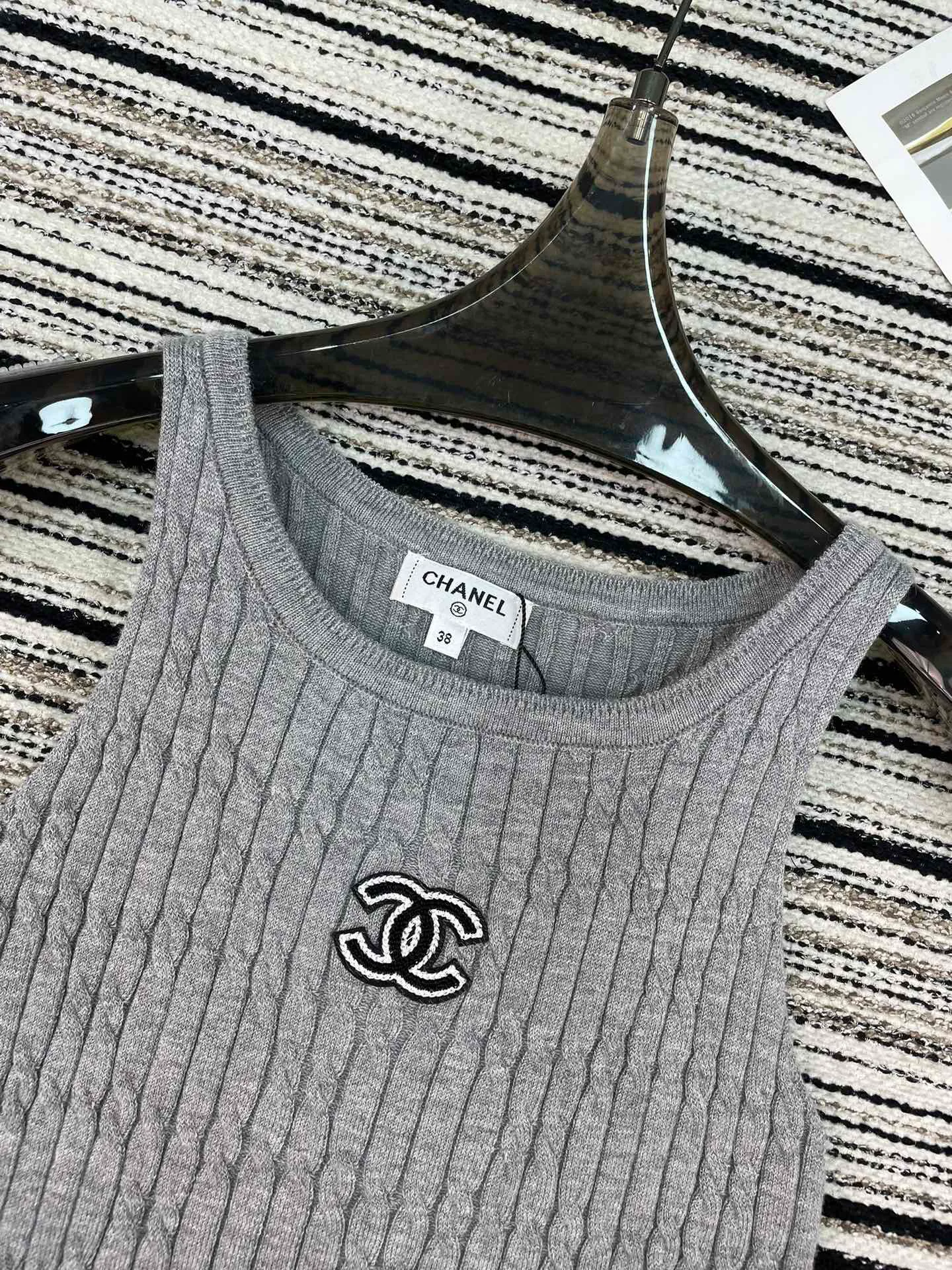 Жилеты Женские Chanel 11311130