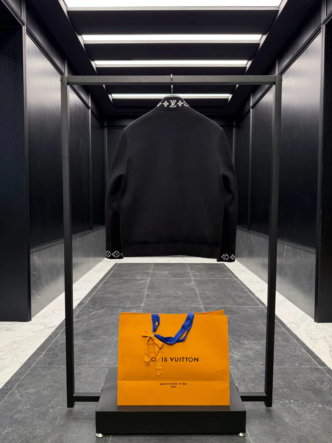 Куртки И Пуховики Мужские Louis Vuitton 1083137