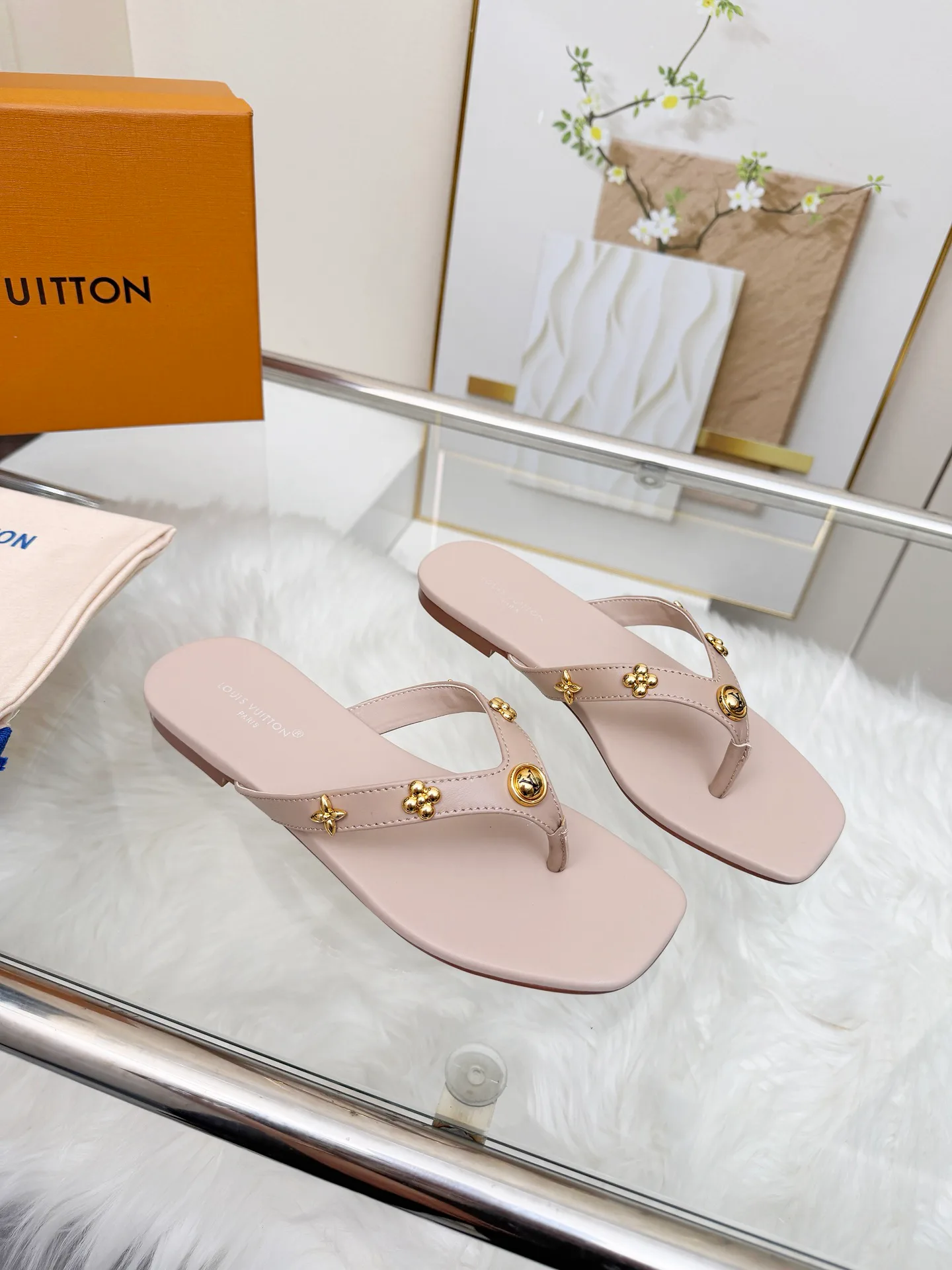 Шлепанцы Женские Louis Vuitton 13253493