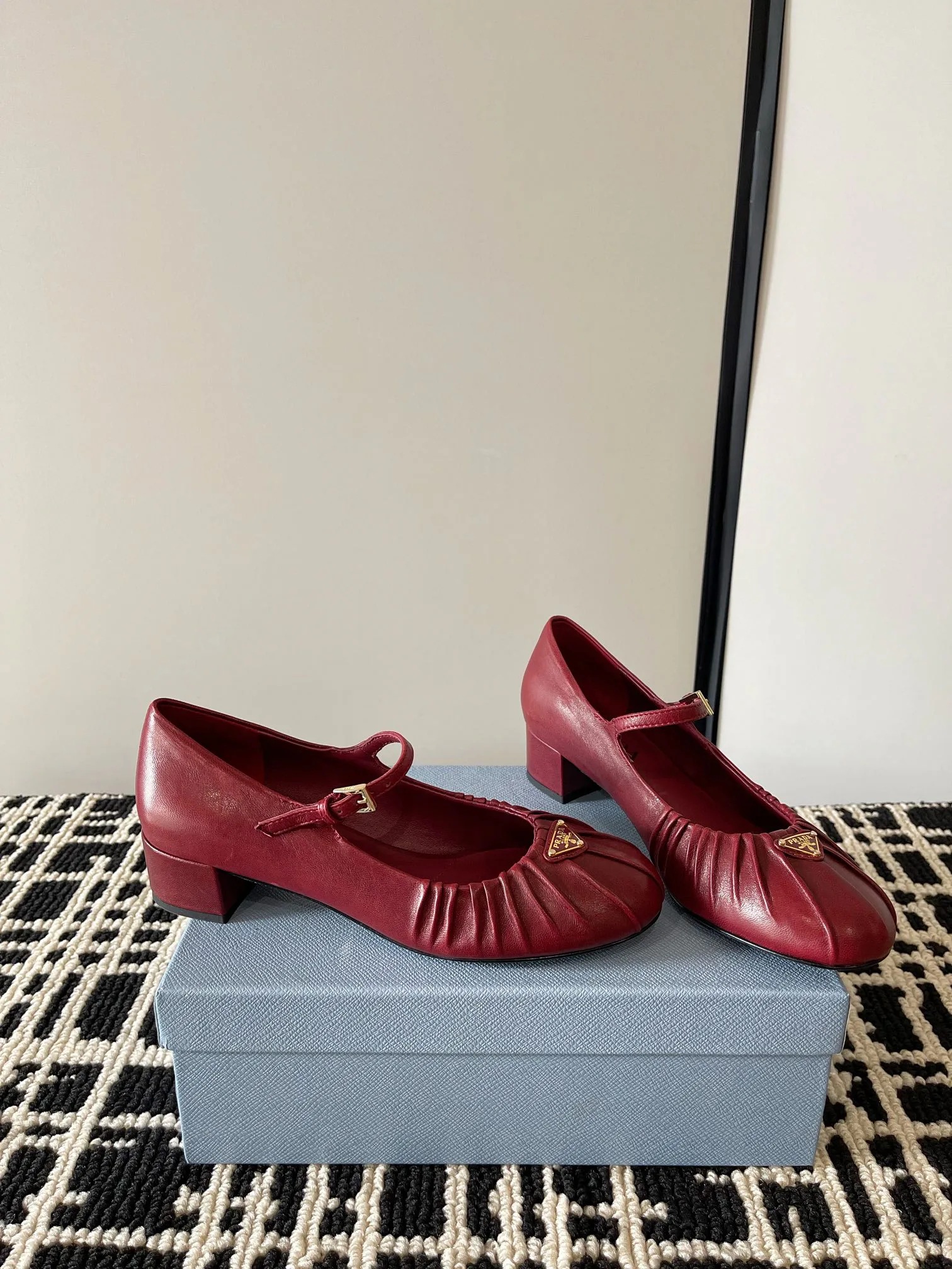 Босоножки Женские Prada 11407429