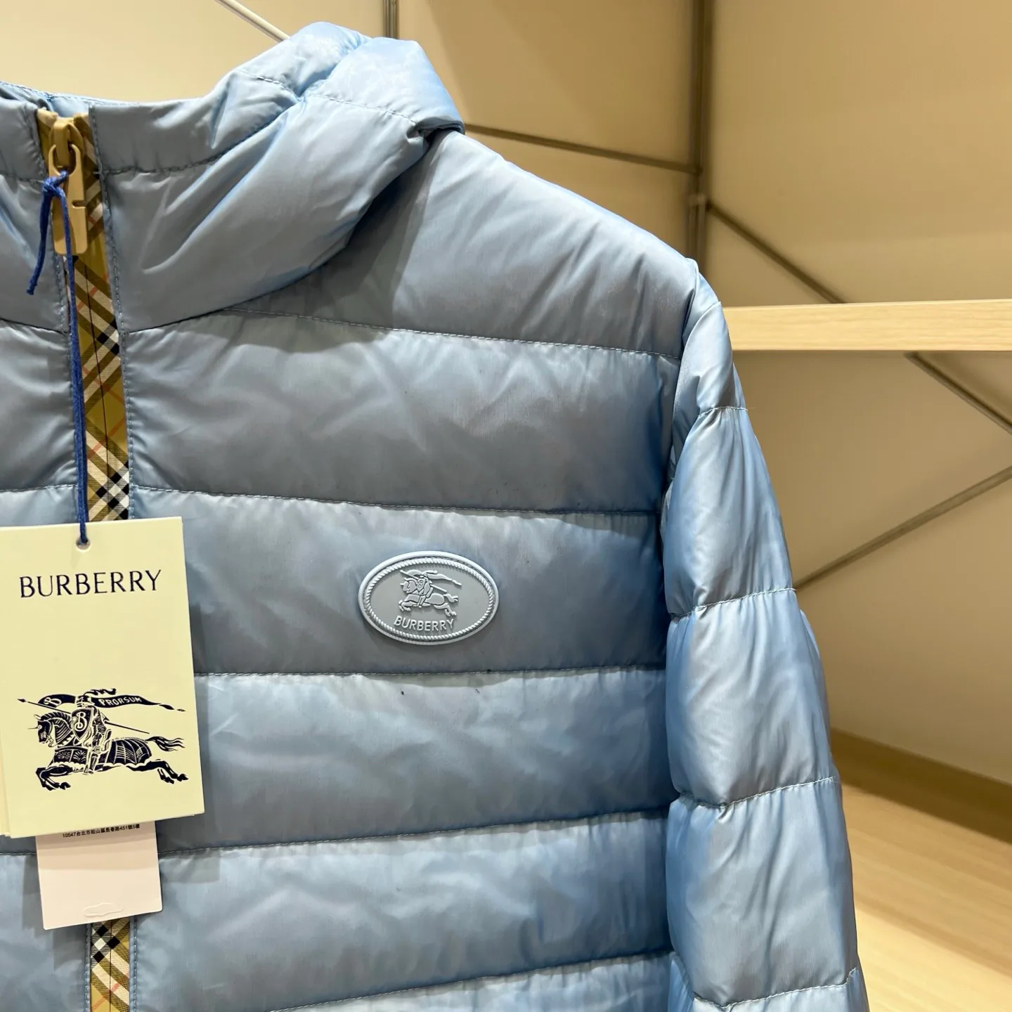 Куртки И Пуховики Женские Burberry 18110900