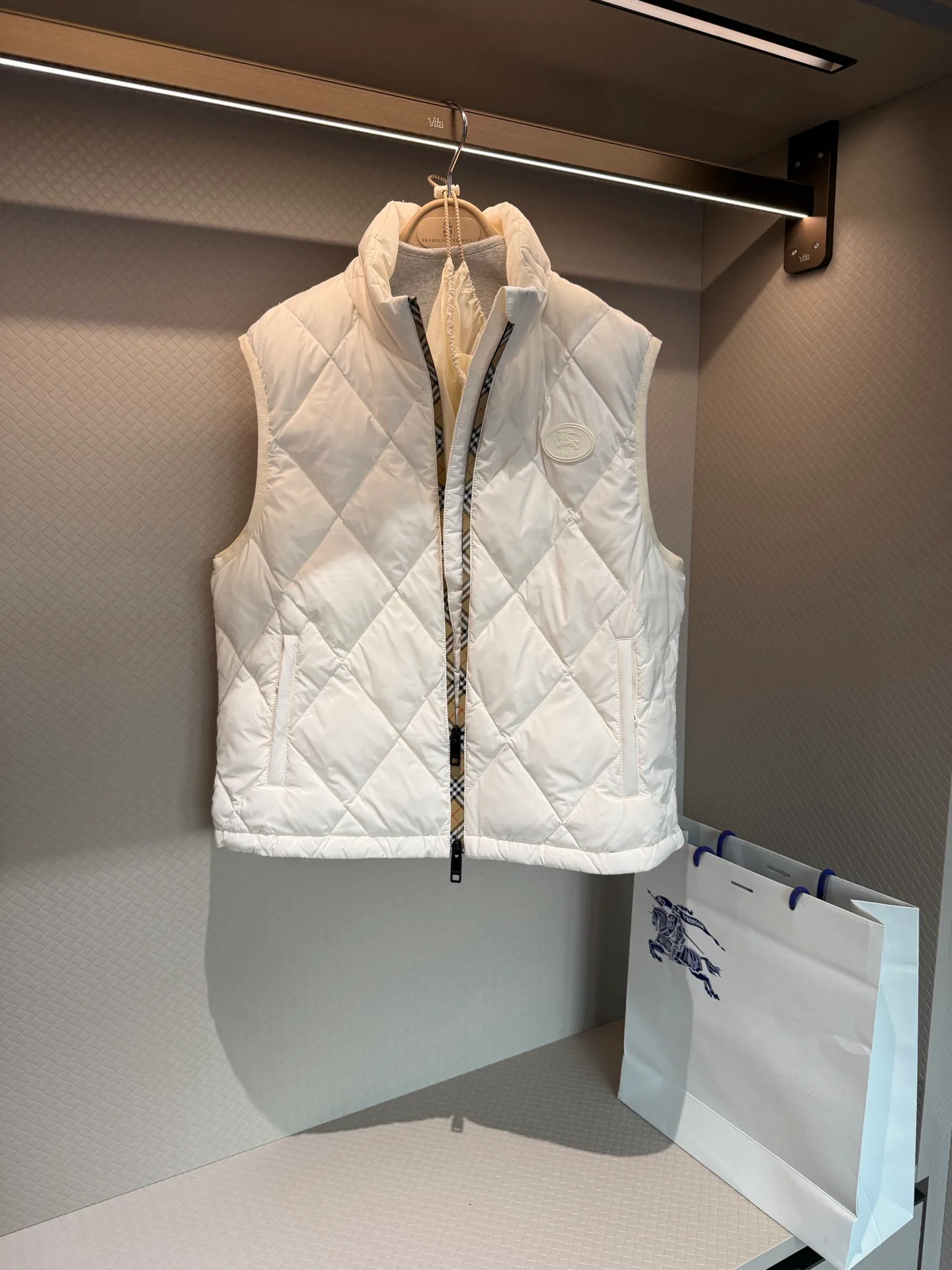 Жилеты Женские Burberry 18692548