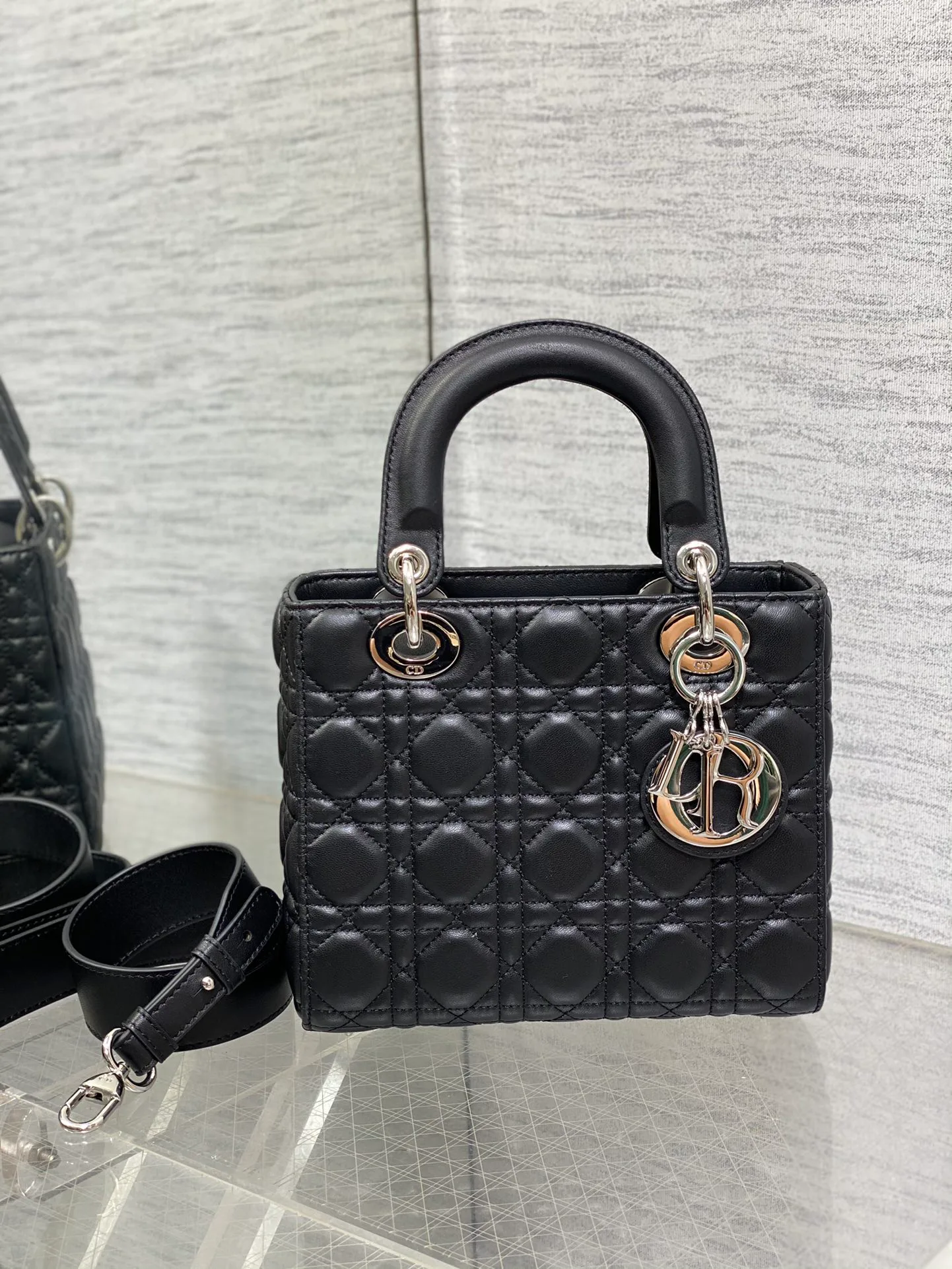 Классические Сумки Женские Christian Dior 12189472