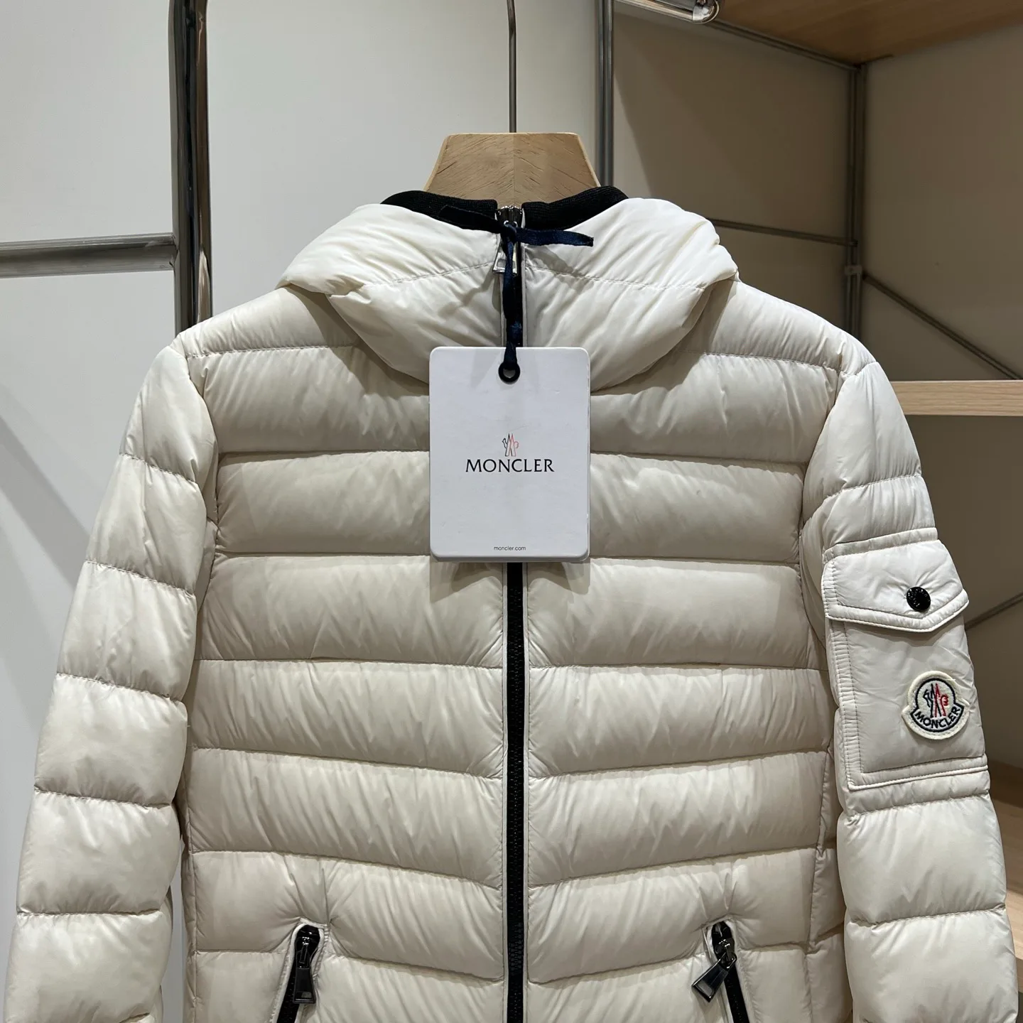 Куртки И Пуховики Женские Moncler 18336958