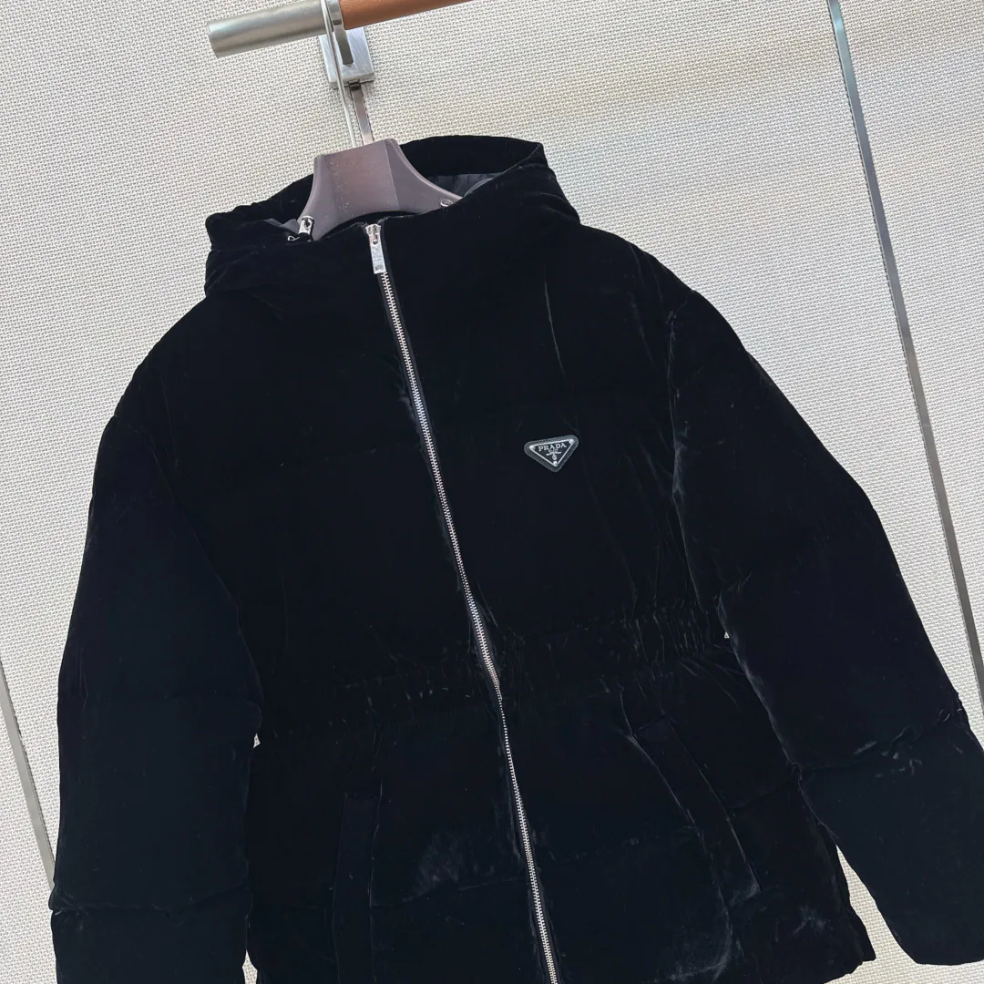 Куртки И Пуховики Женские Prada 18605807