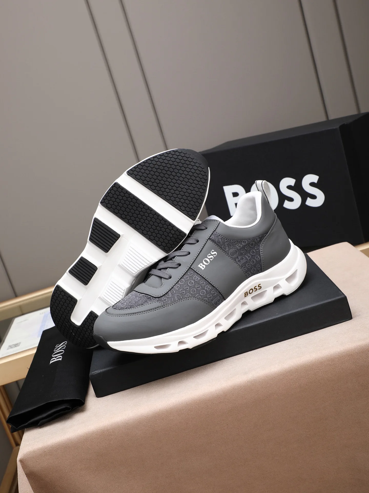 Кроссовки Мужские Hugo Boss 77430