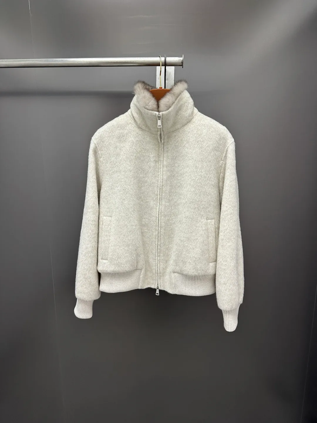 Куртки И Пуховики Женские Loro Piana 18226697