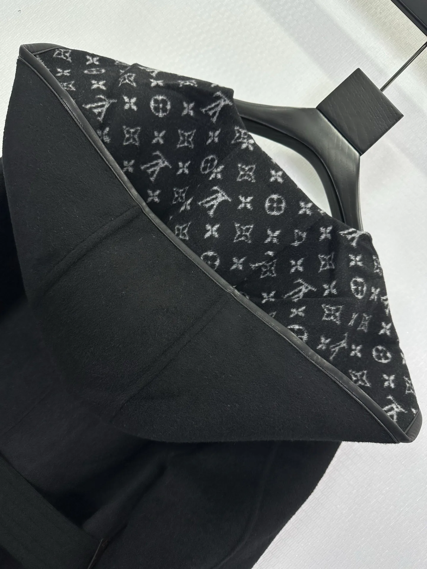 Пальто Женские Louis Vuitton 18903261