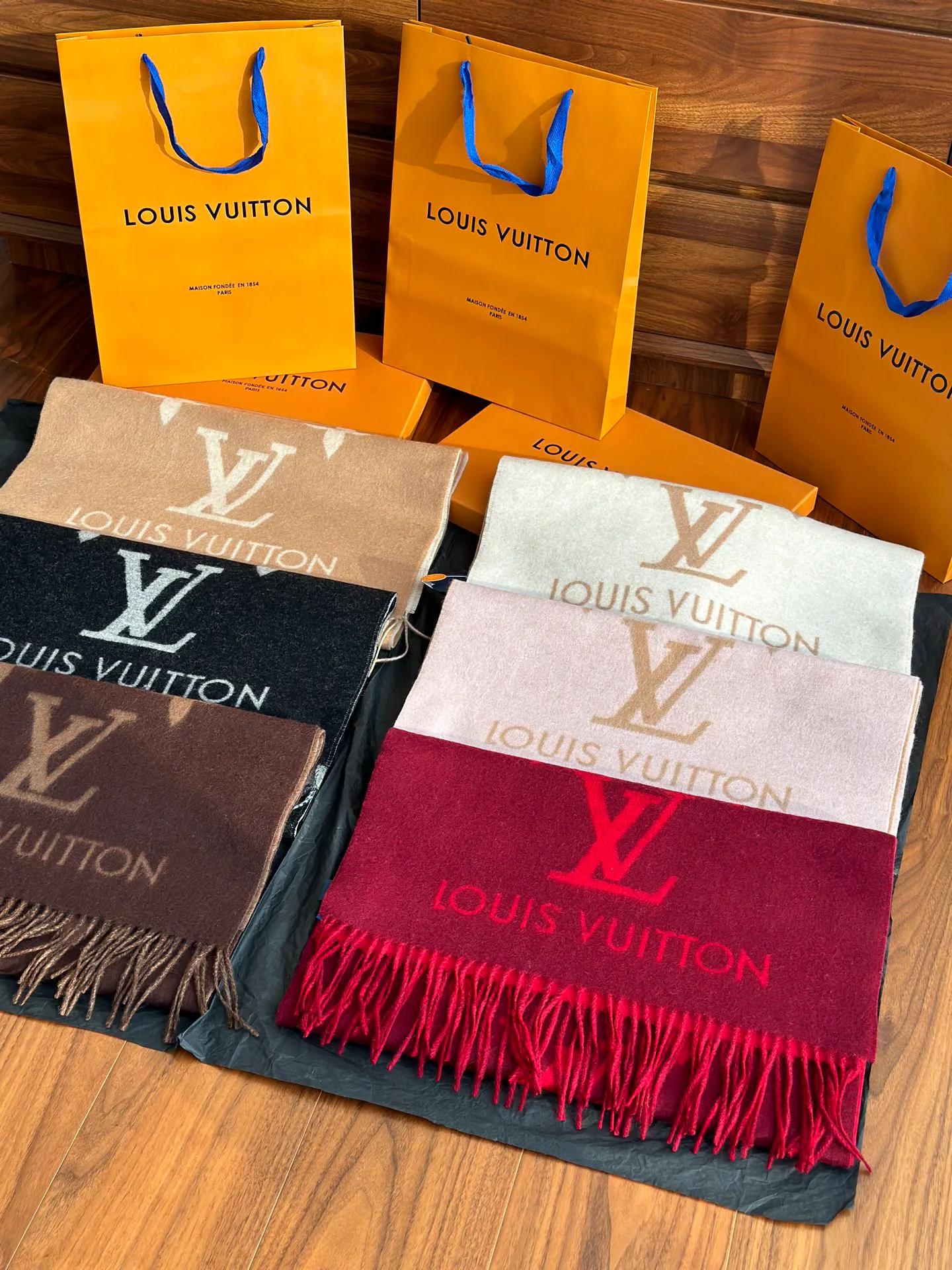 Шарфы Louis Vuitton 1855701