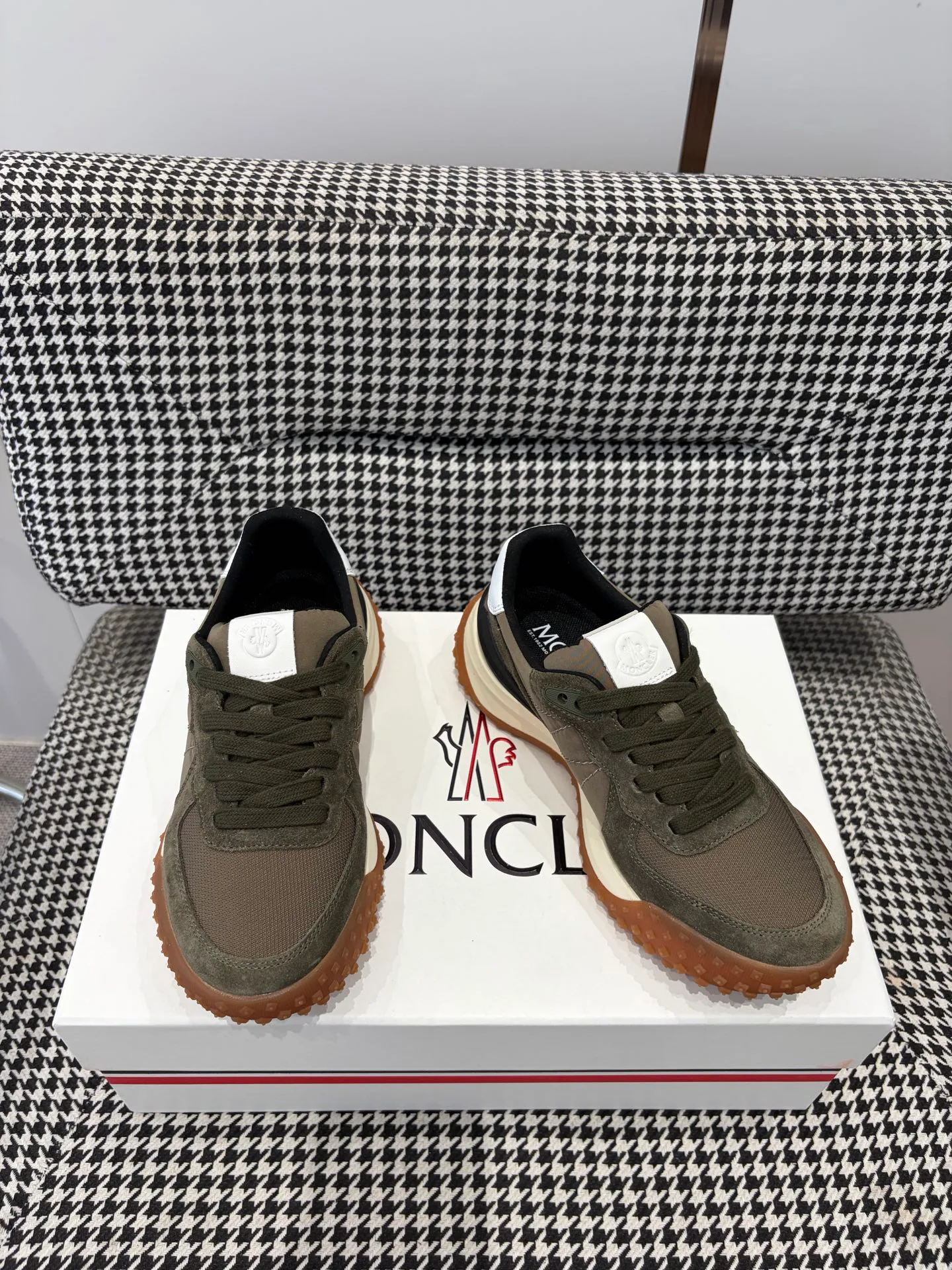 Кроссовки Женские Moncler 19081253