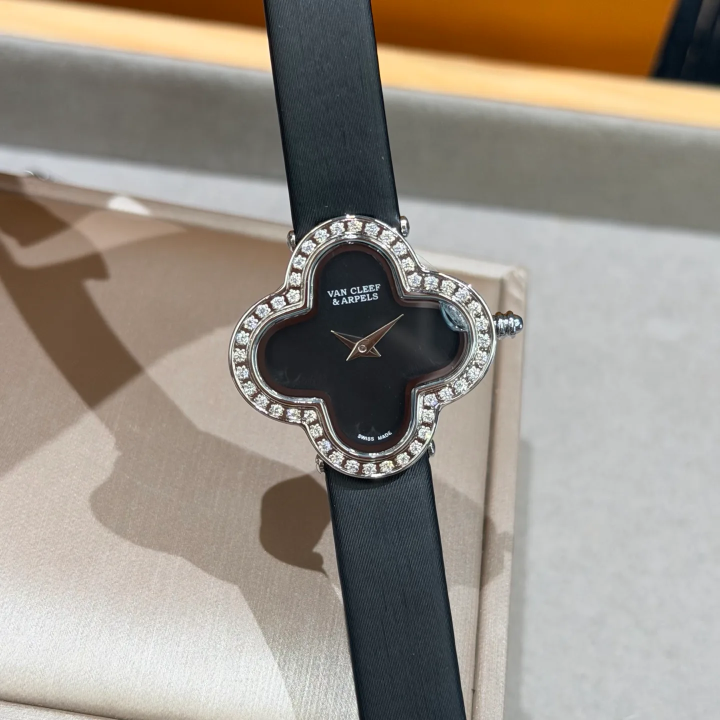 Часы Женские Van Cleef & Arpels 17415092