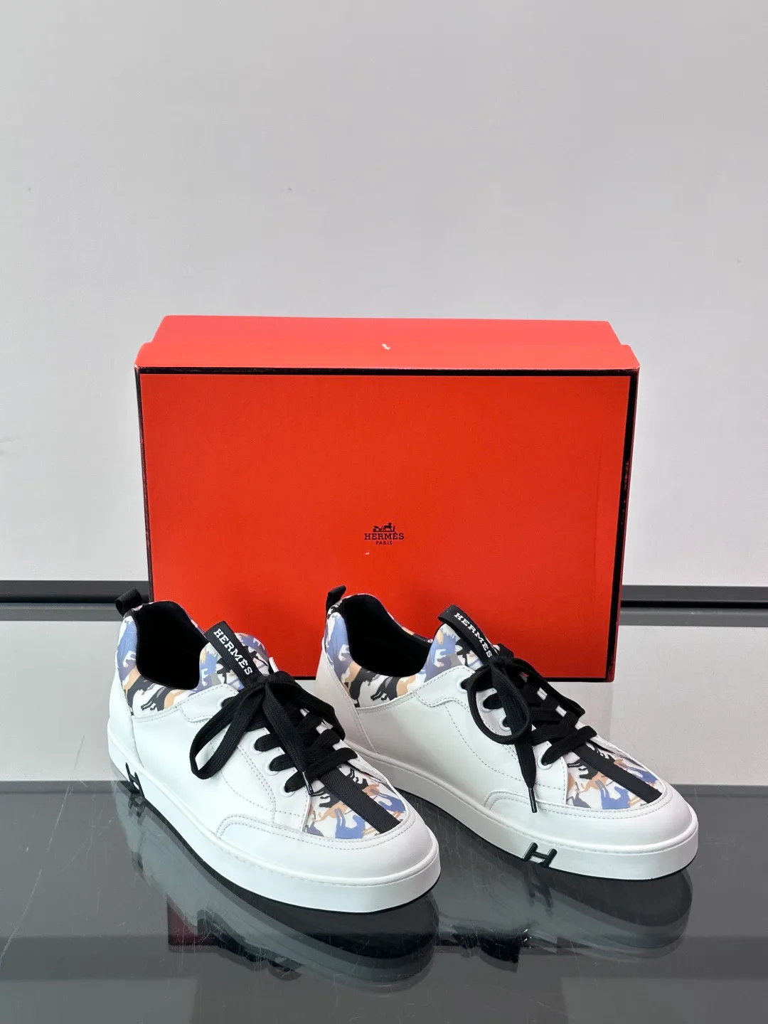 Кроссовки Женские Hermes 17649858