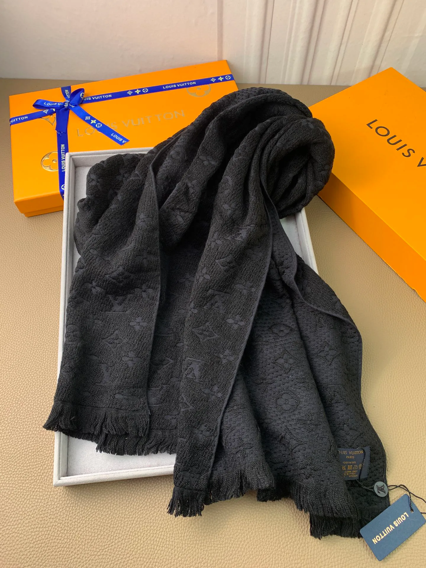 Шарфы Louis Vuitton 18525765
