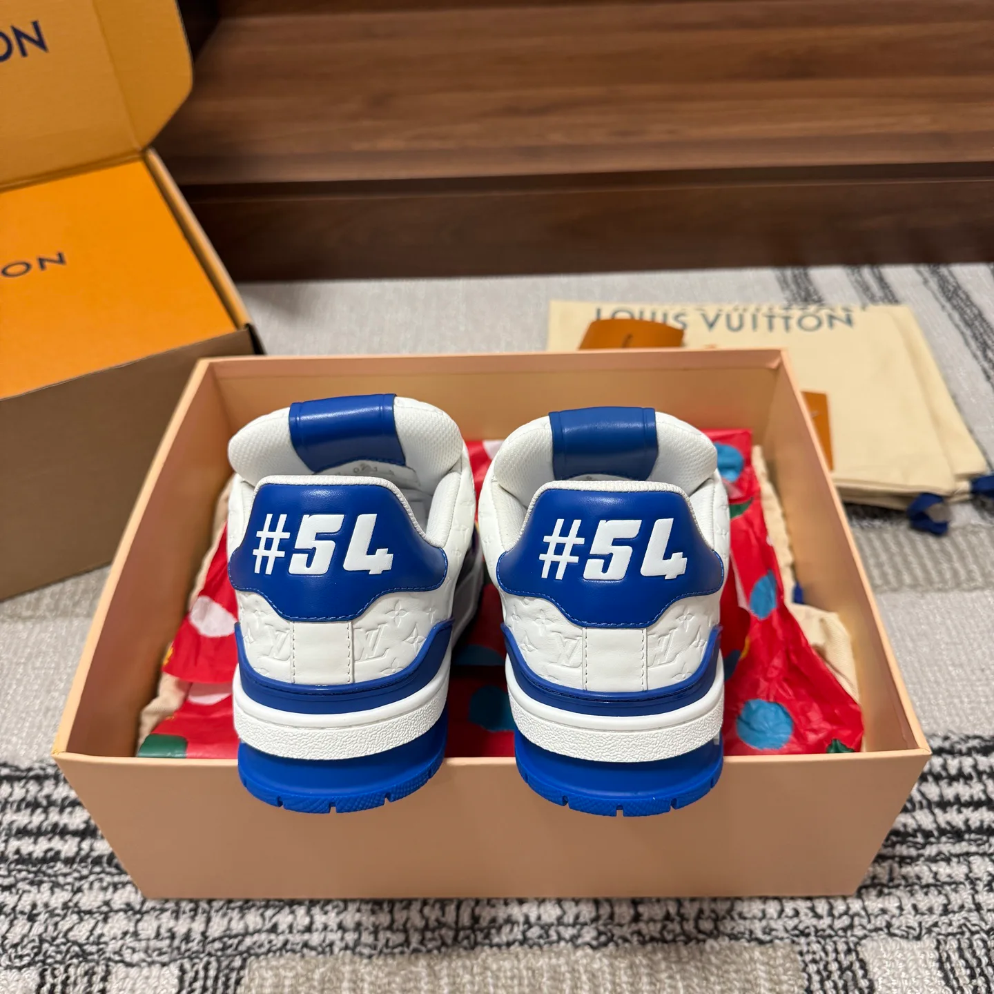 Кроссовки Женские Louis Vuitton 1483885