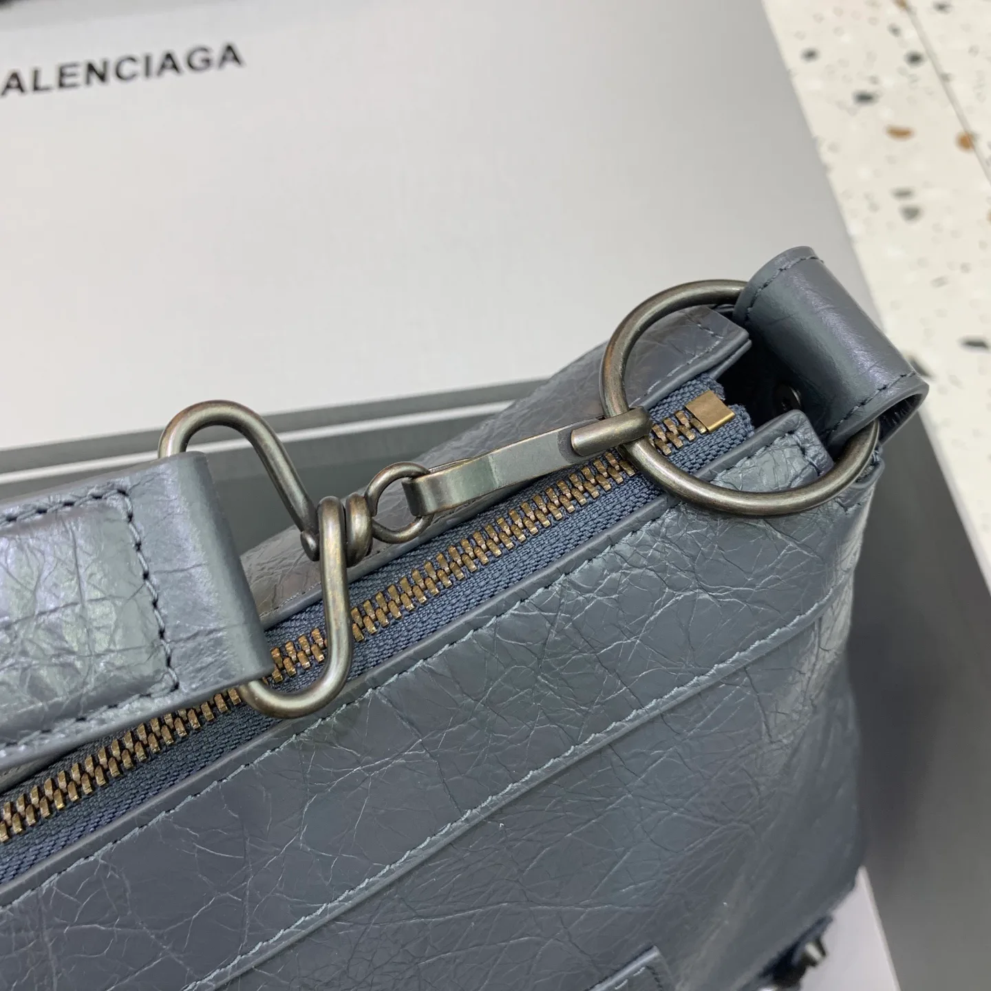 Сумки На Ремне Женские Balenciaga 11962610