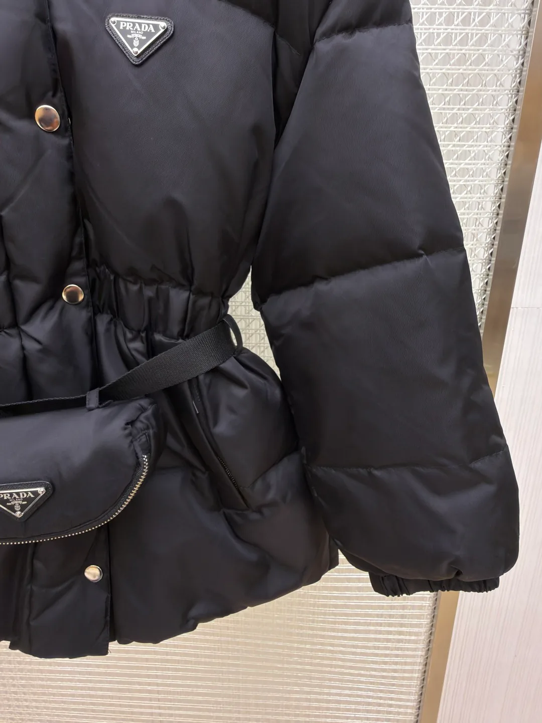 Куртки И Пуховики Женские Prada 18612862