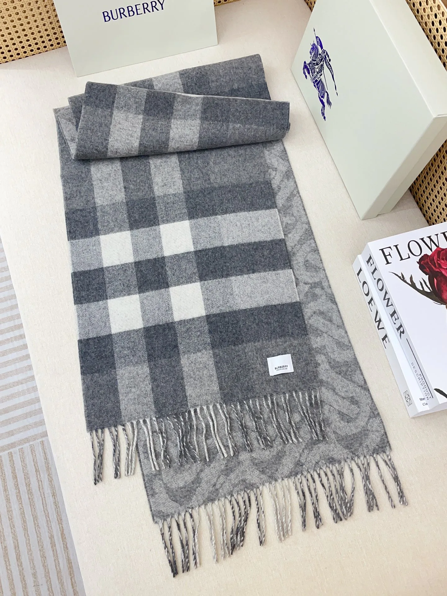 Шарфы Burberry 420550