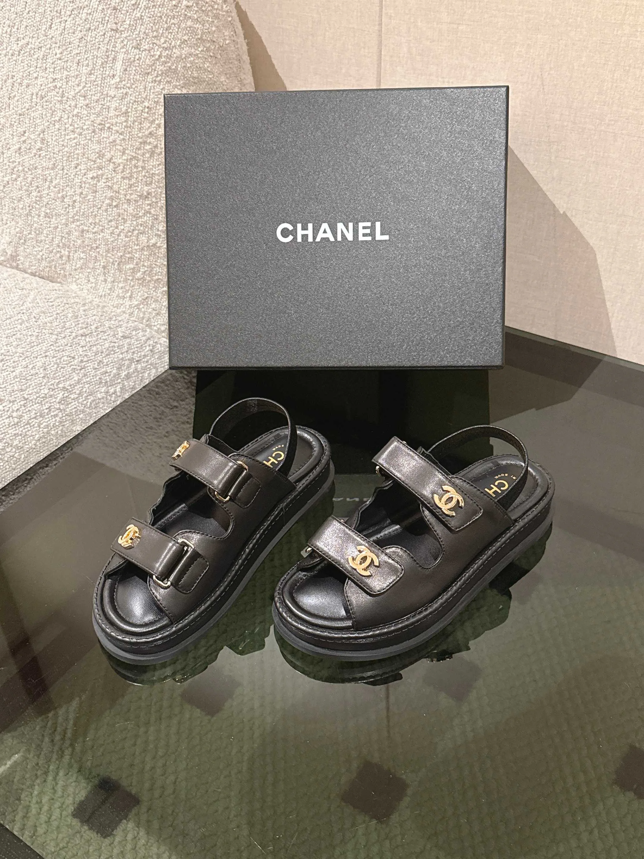 Сандалии Женские Chanel 13571419