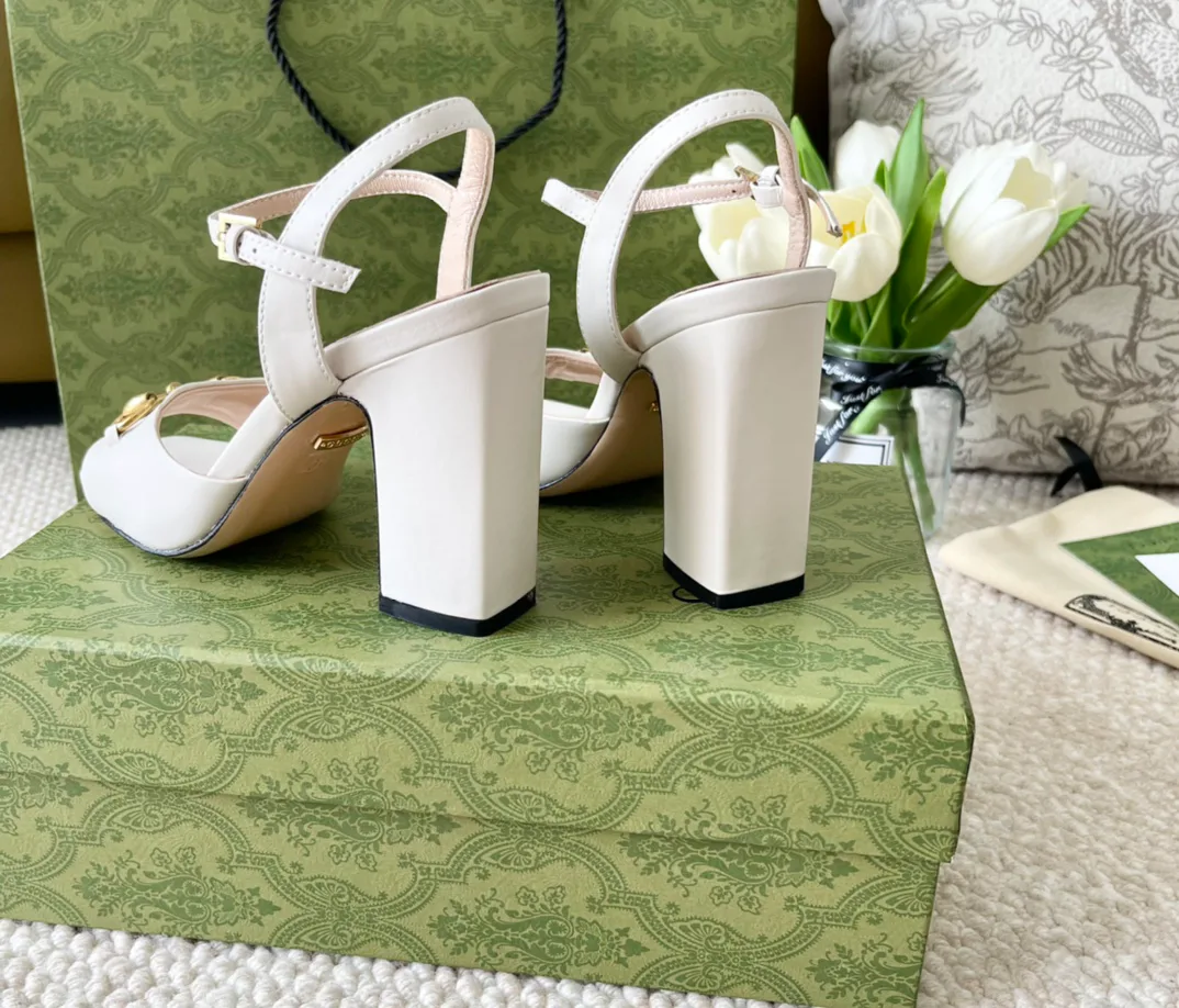 Босоножки Женские Gucci 17614719