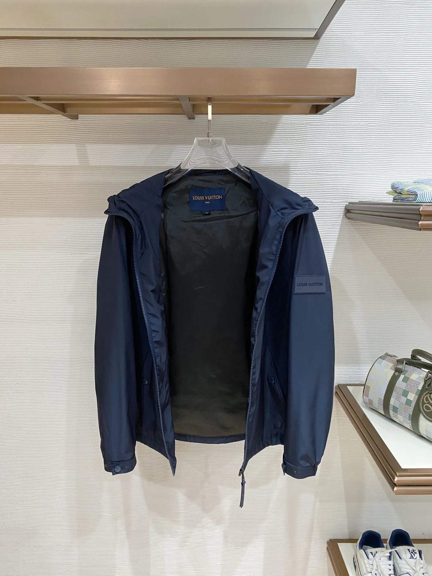 Куртки И Пуховики Мужские Louis Vuitton 11392179