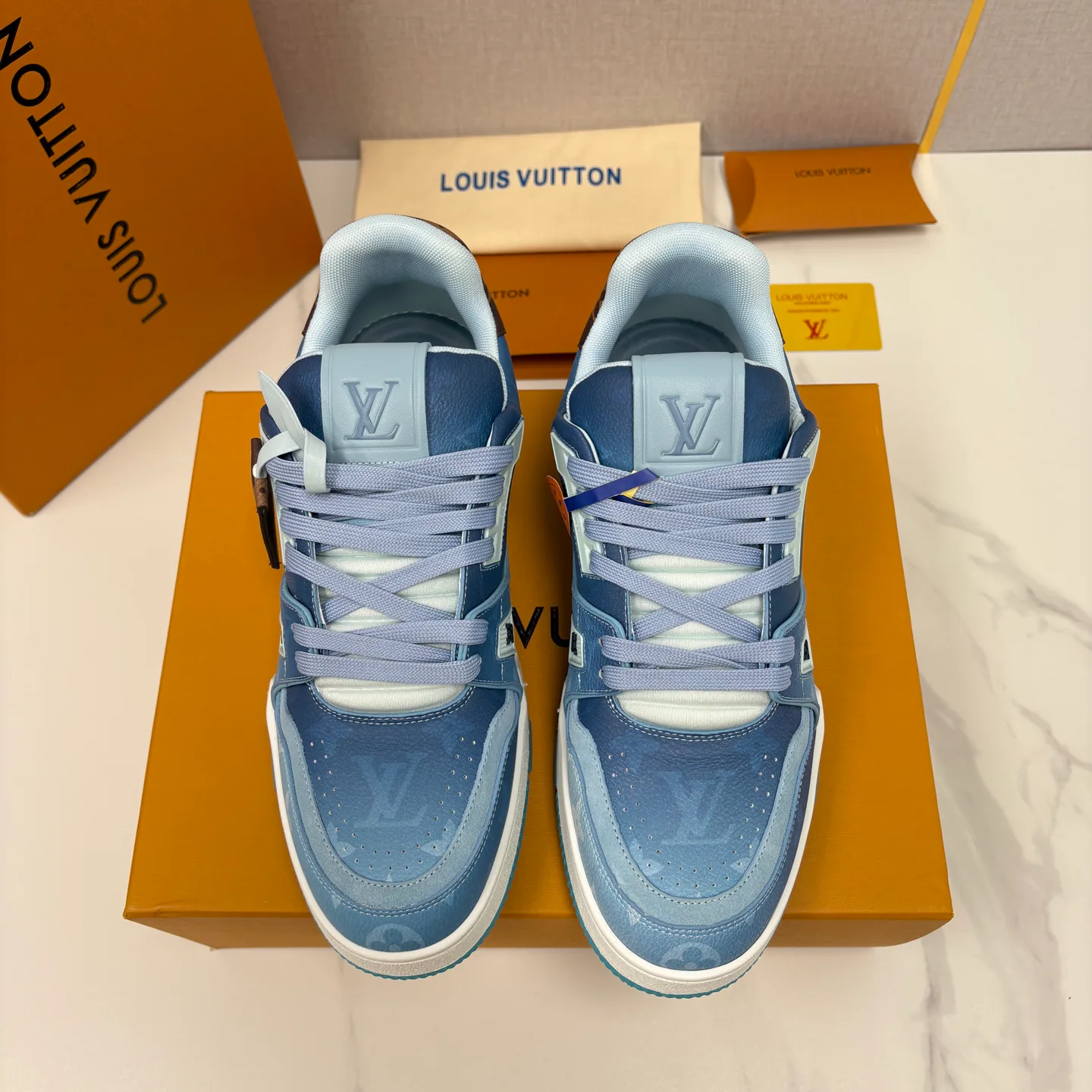 Кроссовки Женские Louis Vuitton 13140853