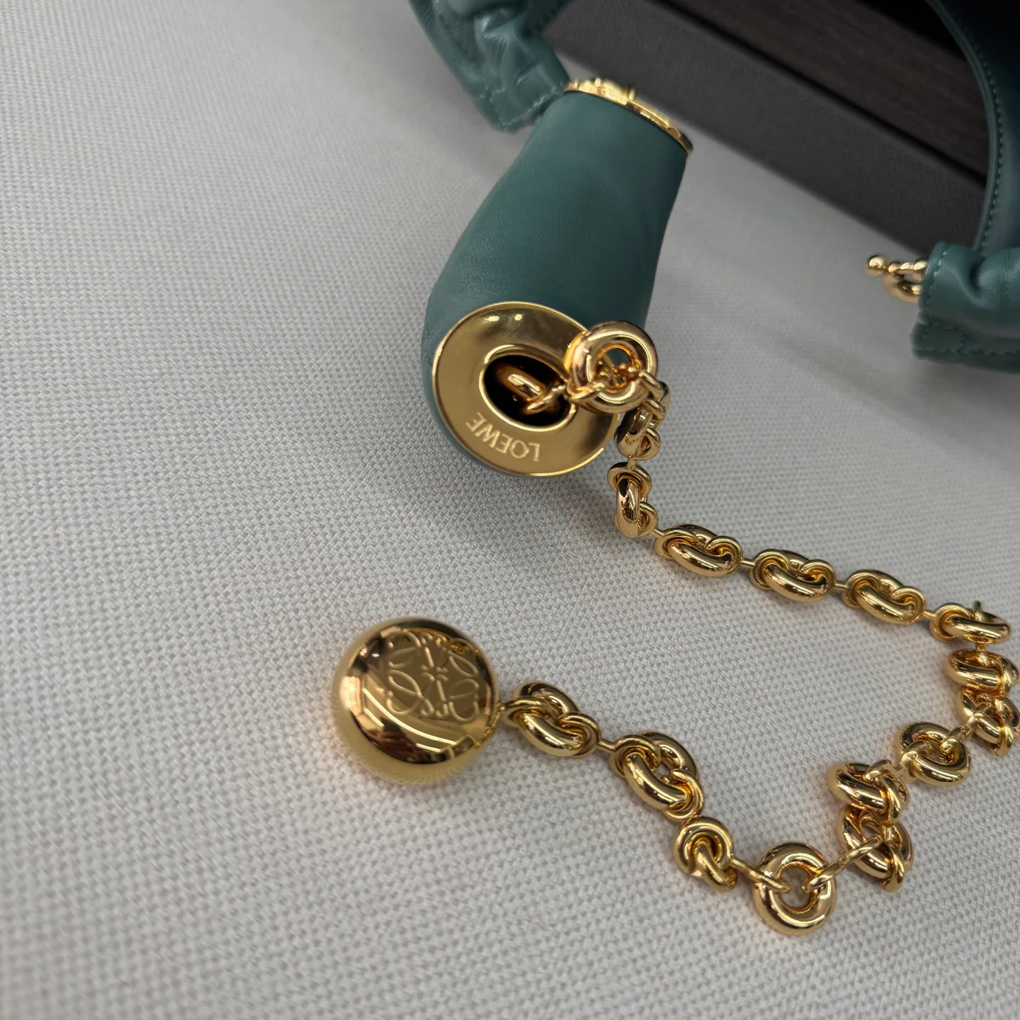 Классические Сумки Женские Loewe 12172497