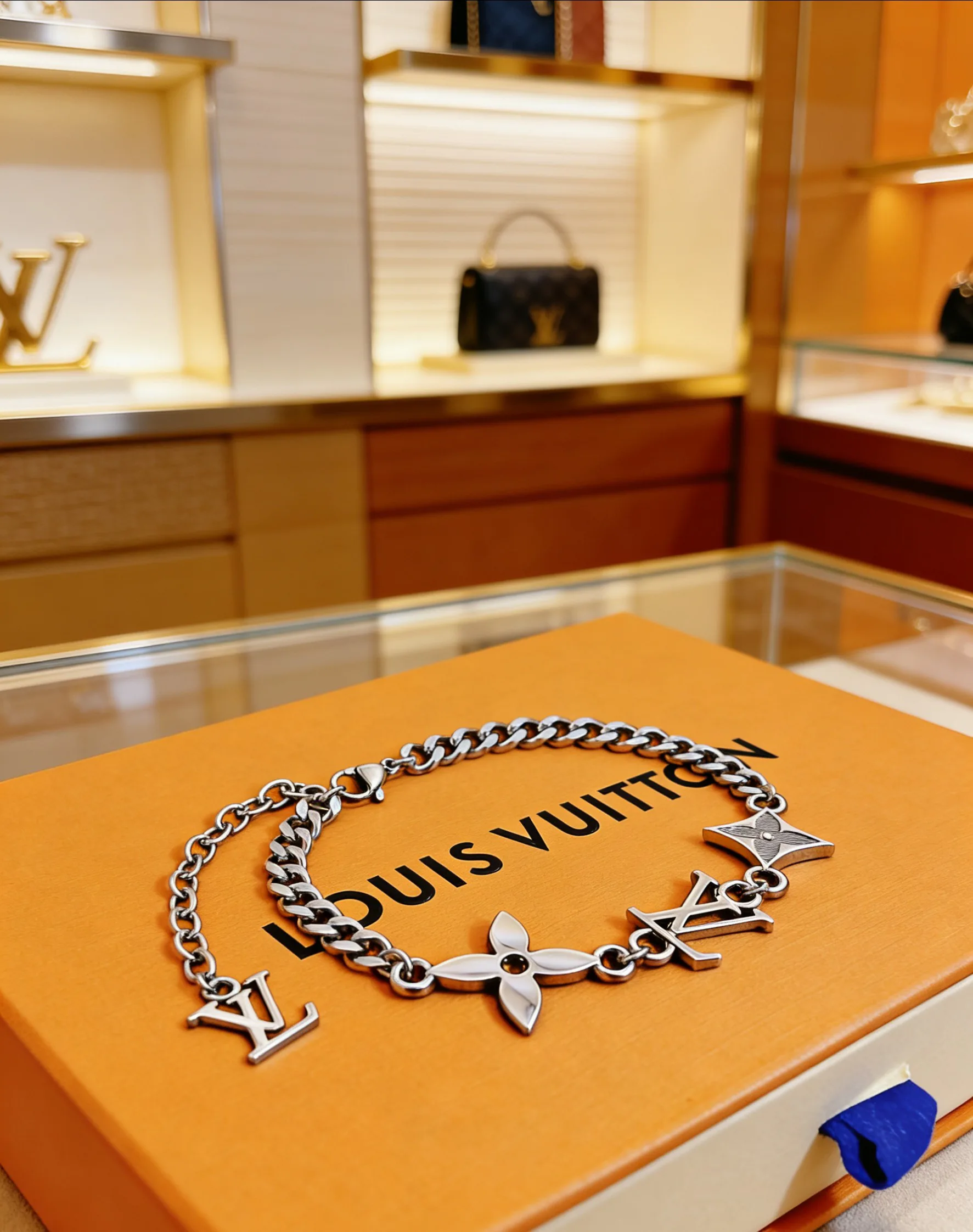 Бижутерия Louis Vuitton 11755903