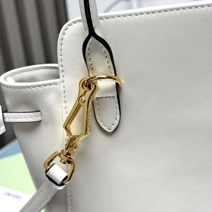 Классические Сумки Женские Prada 13332203