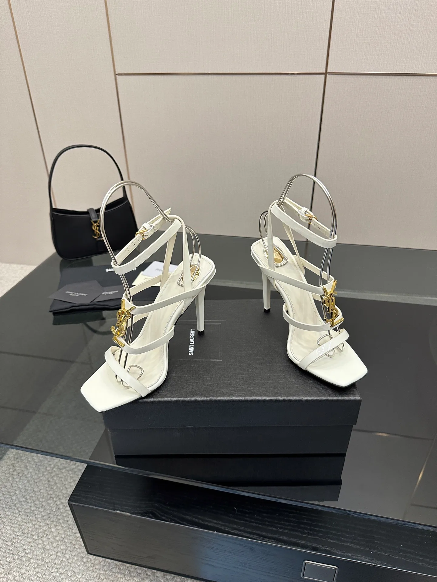 Босоножки Женские Saint Laurent 13164406