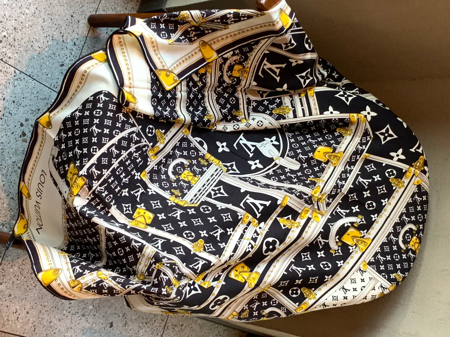 Платки Louis Vuitton 1338107