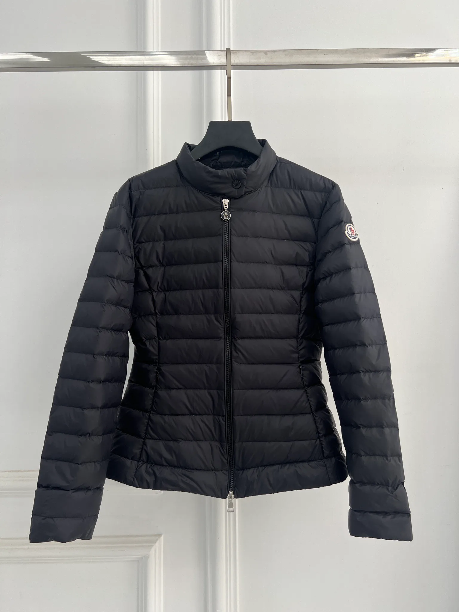 Куртки И Пуховики Женские Moncler 18416160